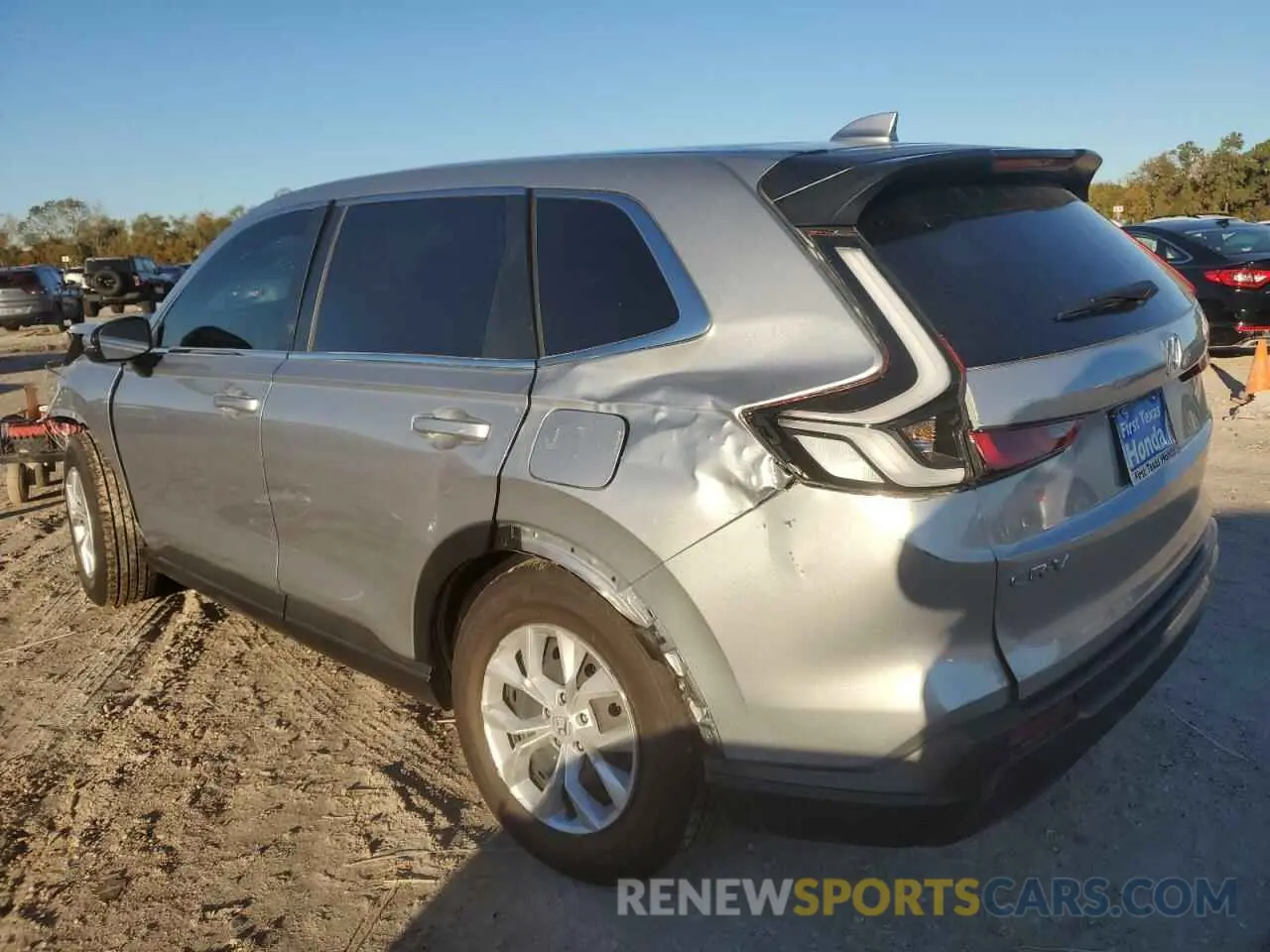 2 fotografías del automóvil dañado 2HKRS3H23SH304423 HONDA CRV 2025