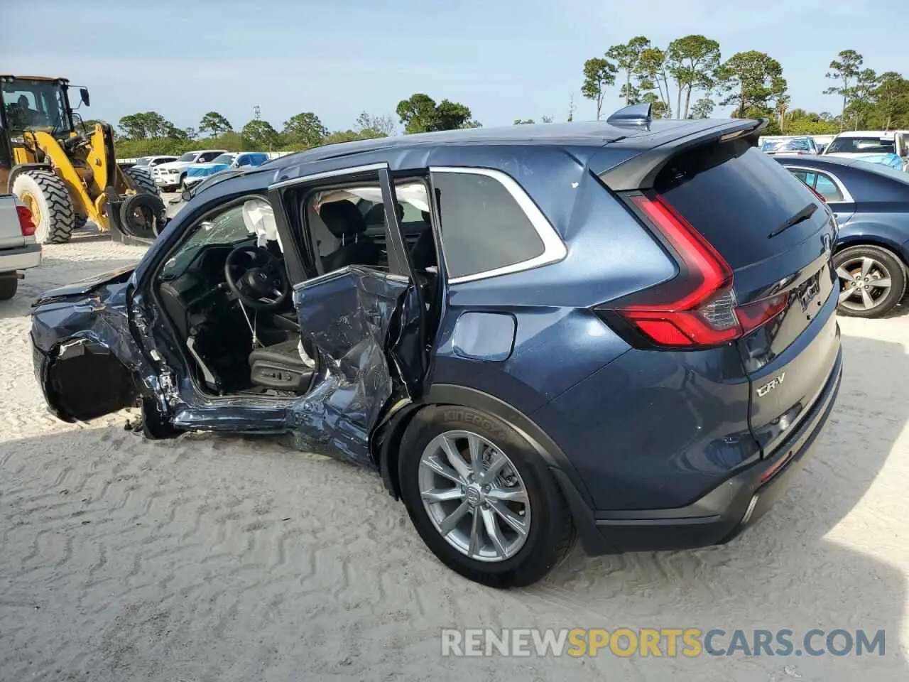 2 fotografías del automóvil dañado 2HKRS3H70SH318856 HONDA CRV 2025
