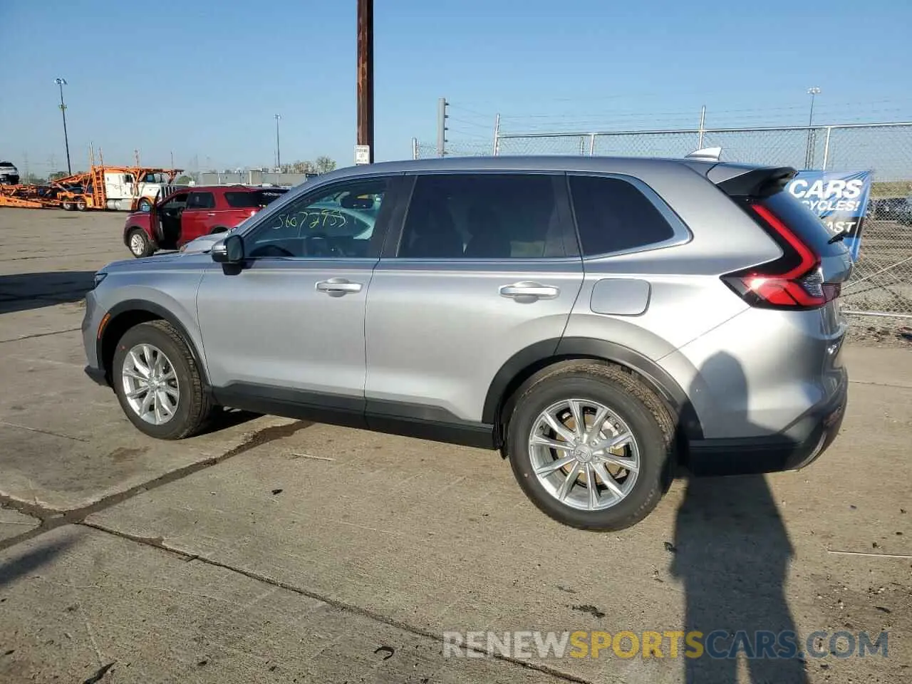 2 fotografías del automóvil dañado 2HKRS4H72SH461507 HONDA CRV 2025