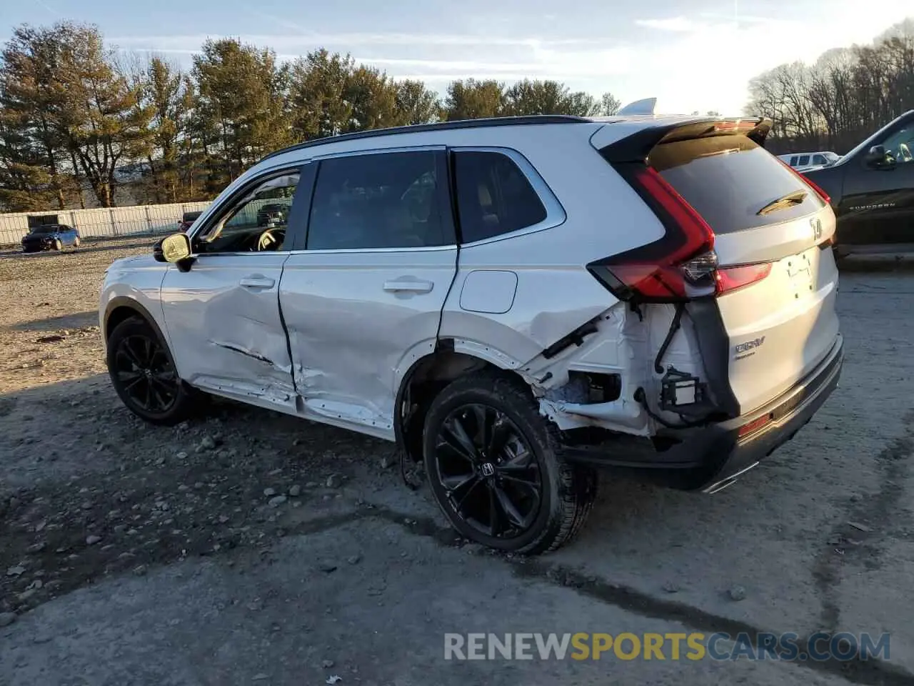 2 fotografías del automóvil dañado 5J6RS6H94SL014678 HONDA CRV 2025
