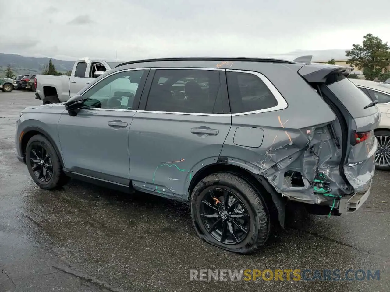 2 fotografías del automóvil dañado 7FARS5H50SE008090 HONDA CRV 2025