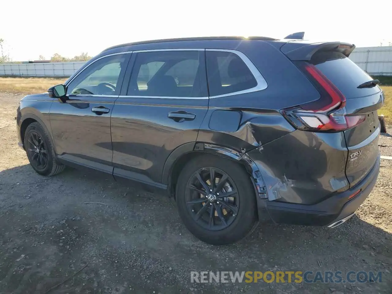 2 fotografías del automóvil dañado 7FARS5H89SE005103 HONDA CRV 2025