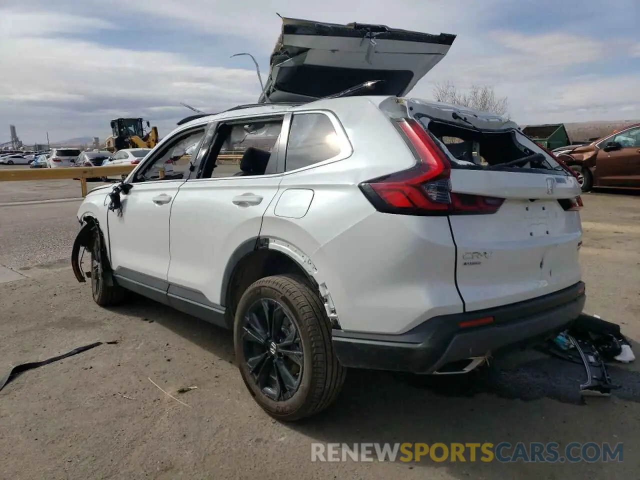 2 fotografías del automóvil dañado 7FARS6H90SE054401 HONDA CRV 2025