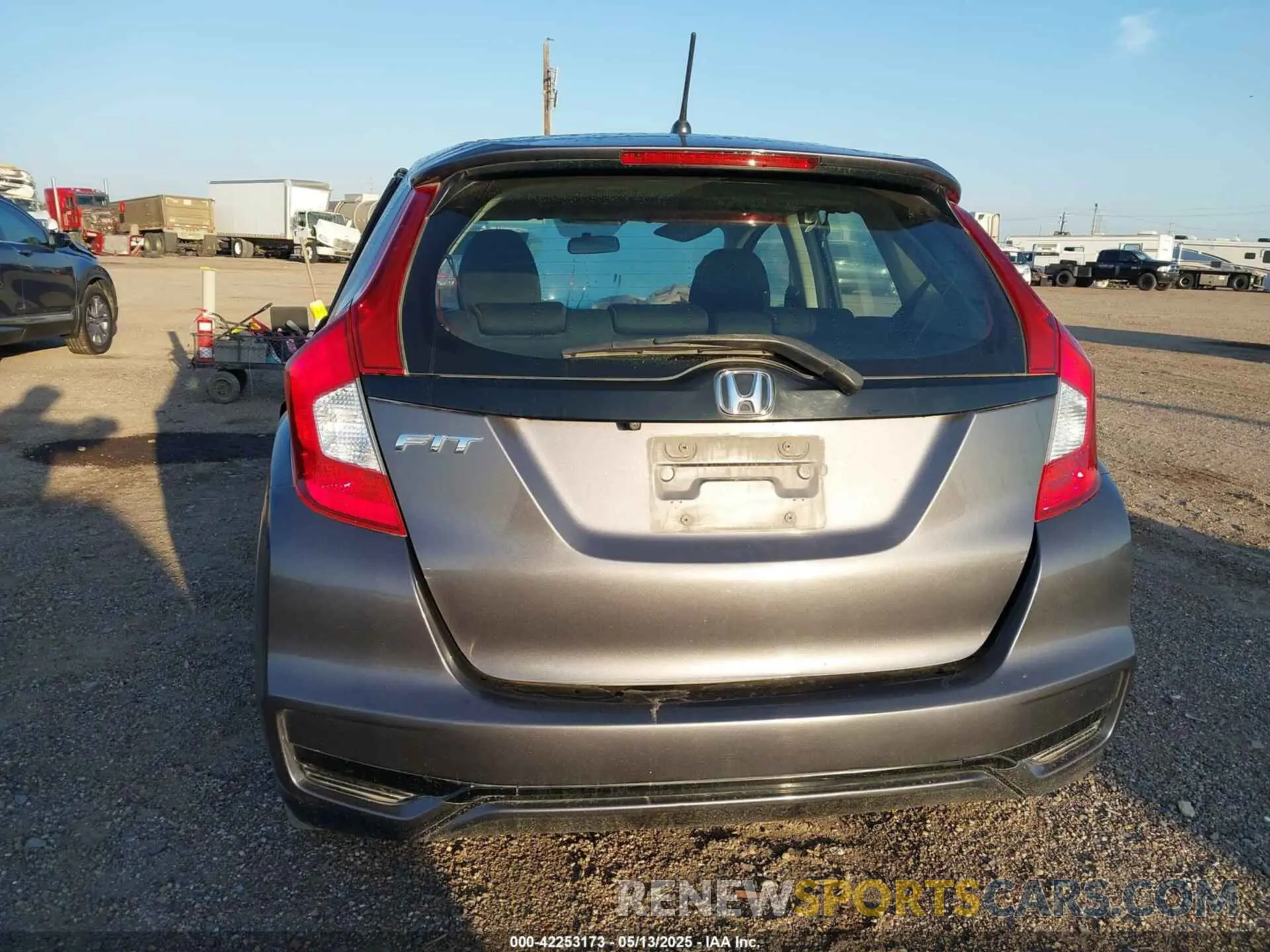 17 fotografías del automóvil dañado 3HGGK5855KM004455 HONDA FIT 2019