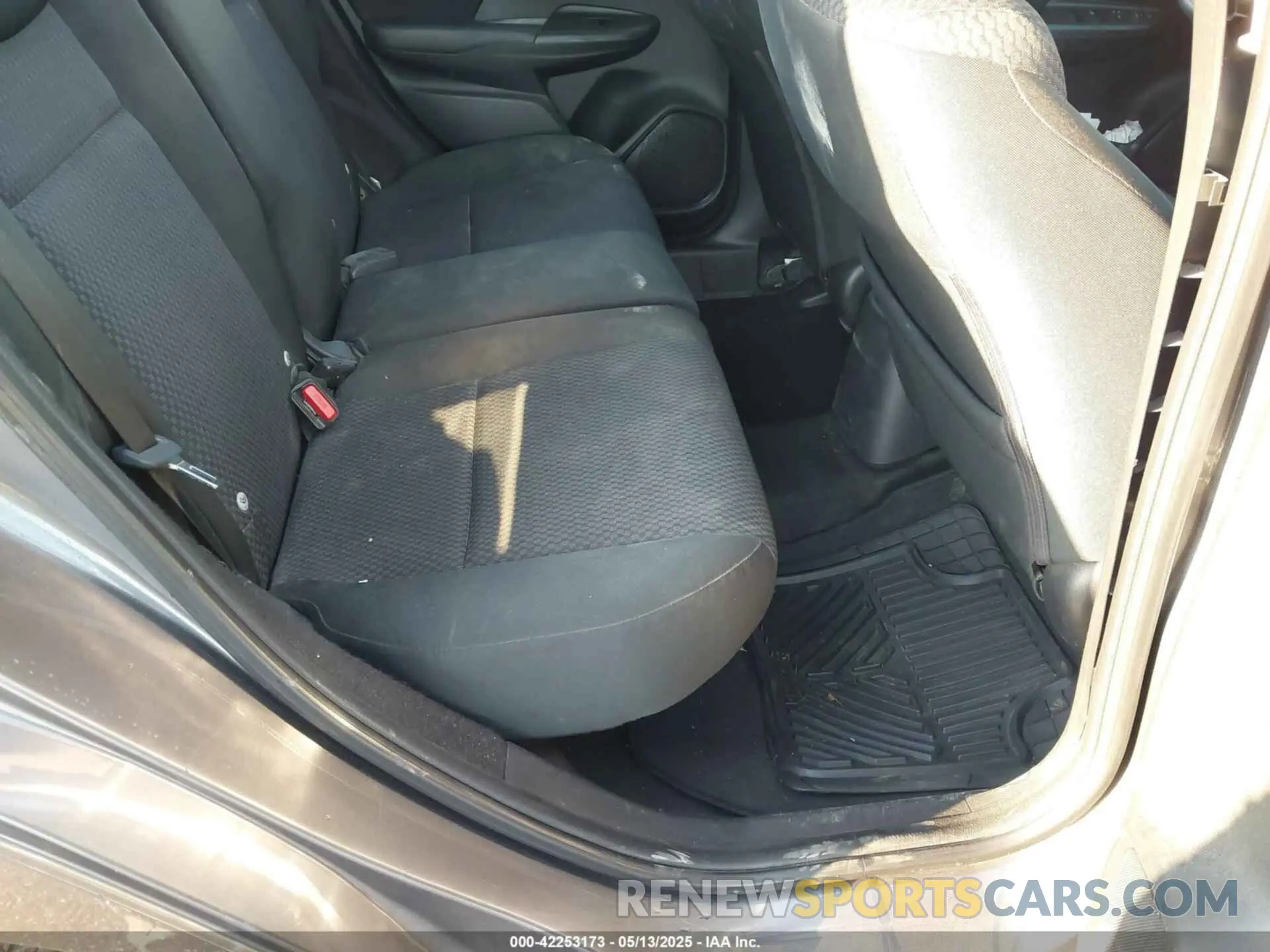 8 fotografías del automóvil dañado 3HGGK5855KM004455 HONDA FIT 2019