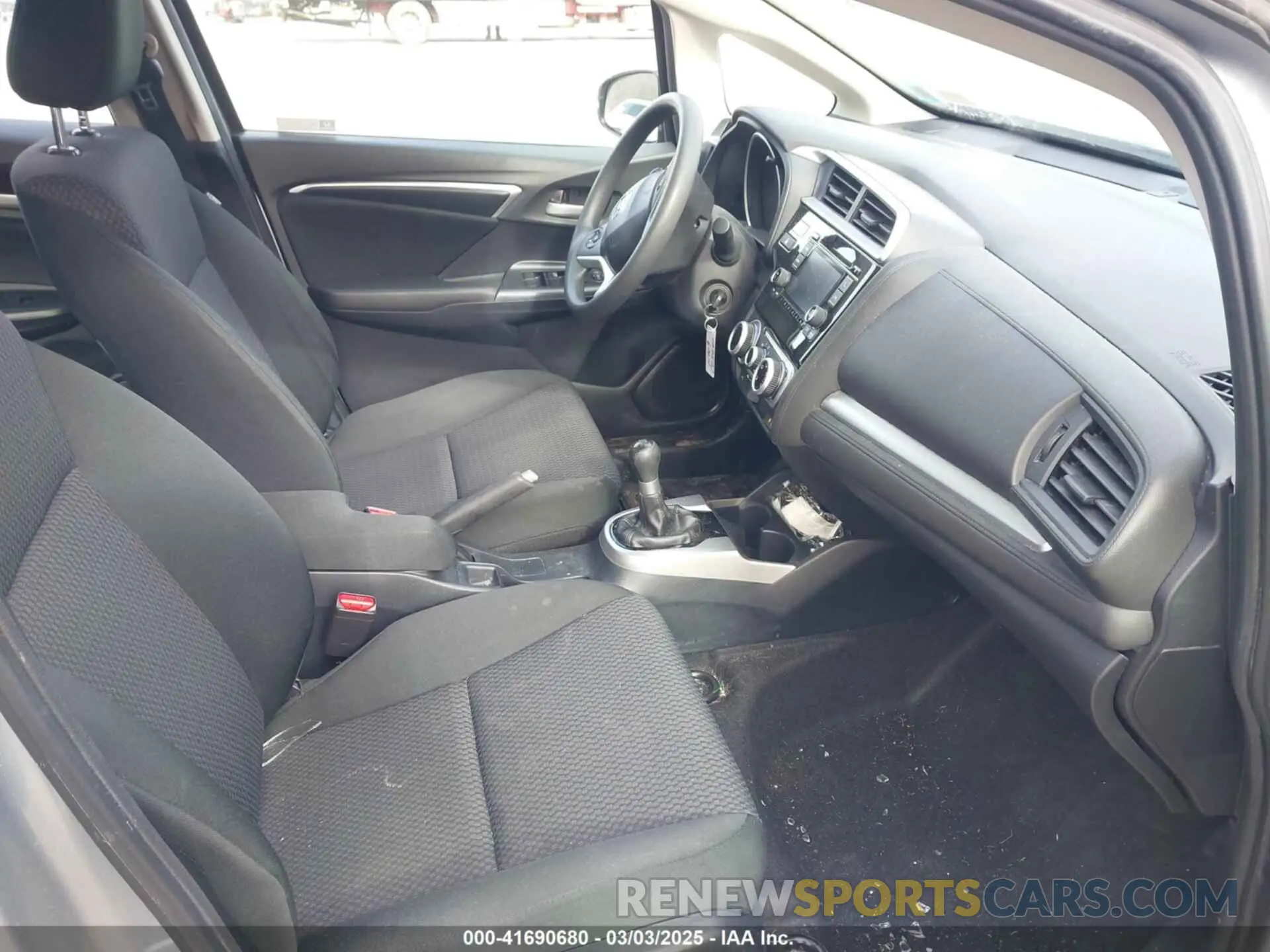 5 fotografías del automóvil dañado 3HGGK5G43KM726127 HONDA FIT 2019