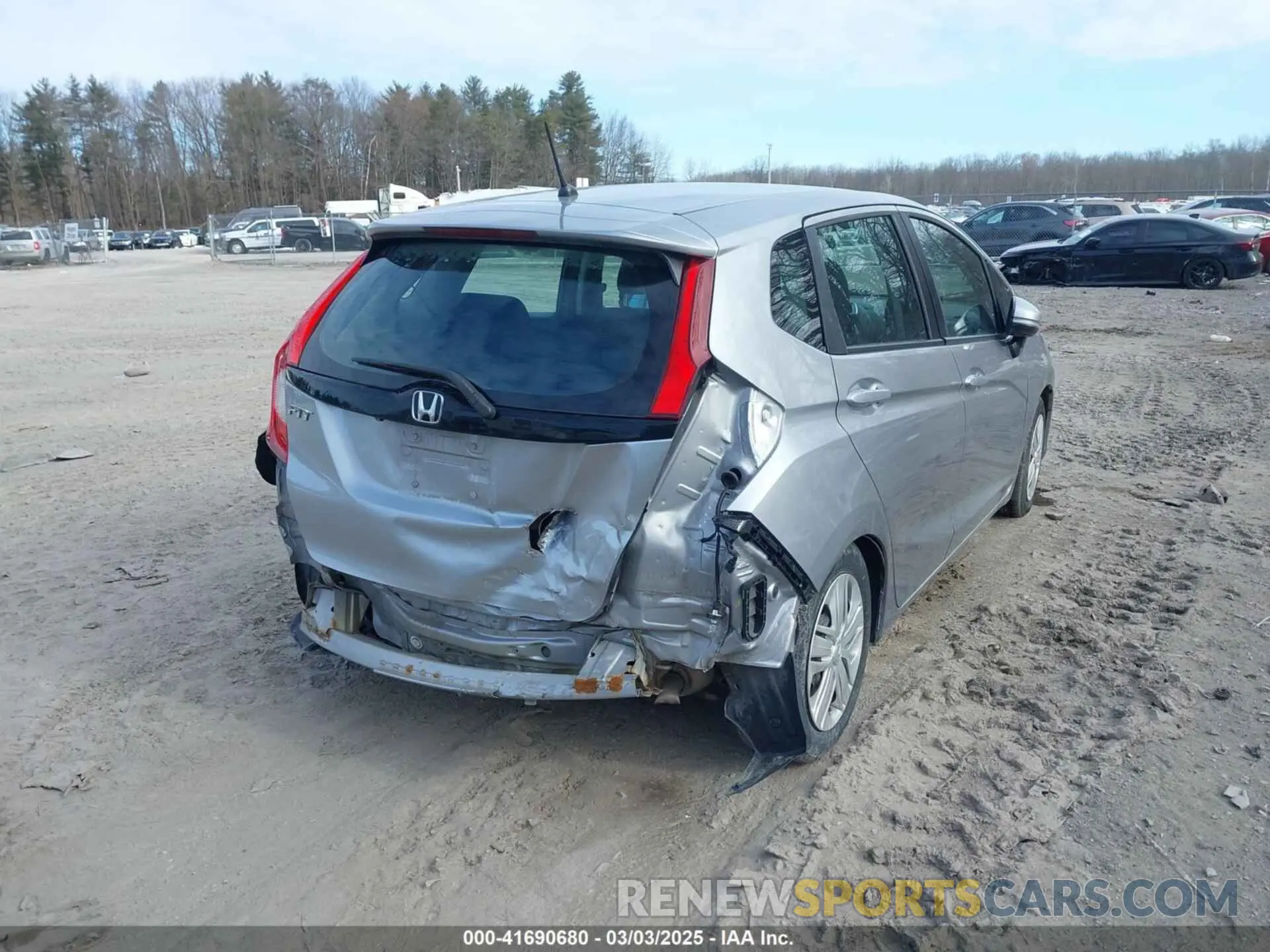 6 fotografías del automóvil dañado 3HGGK5G43KM726127 HONDA FIT 2019