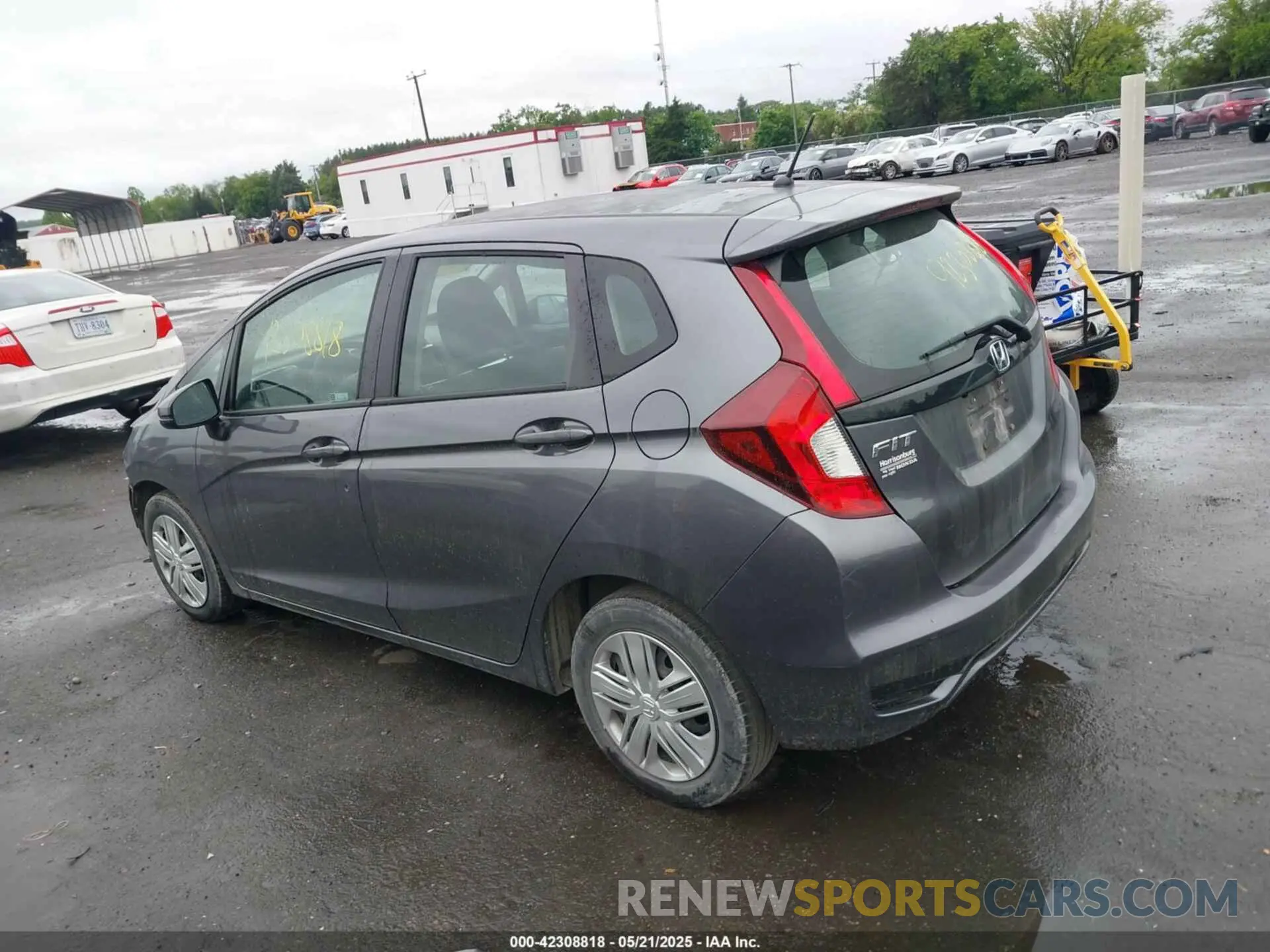 3 fotografías del automóvil dañado 3HGGK5H40KM735754 HONDA FIT 2019