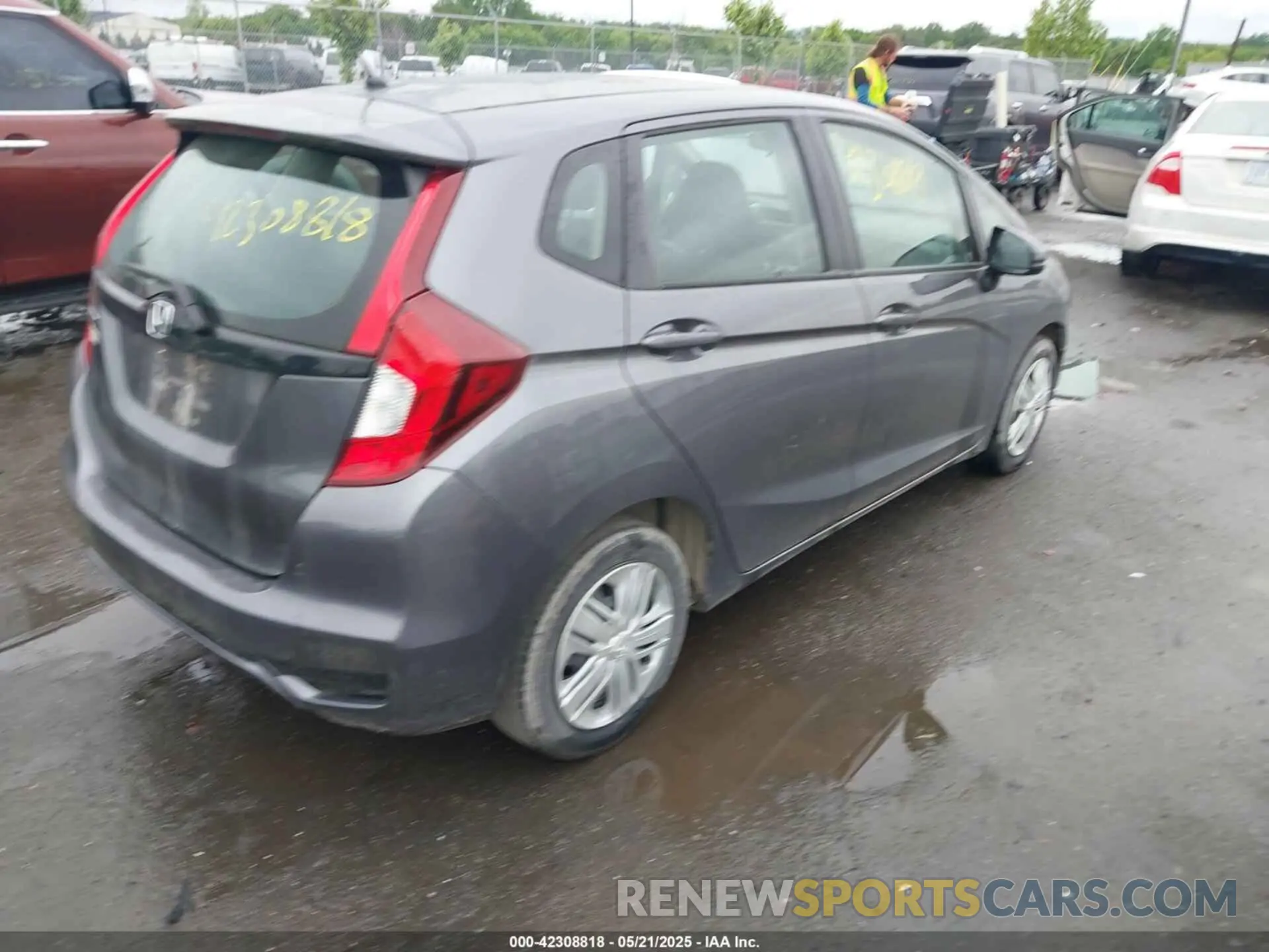 4 fotografías del automóvil dañado 3HGGK5H40KM735754 HONDA FIT 2019