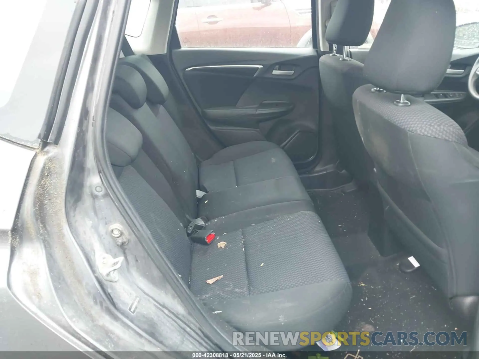 8 fotografías del automóvil dañado 3HGGK5H40KM735754 HONDA FIT 2019