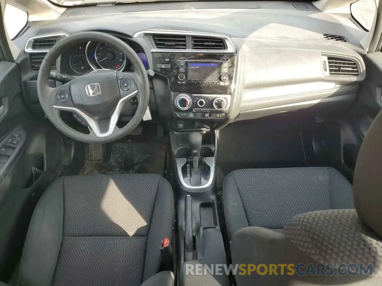 8 fotografías del automóvil dañado 3HGGK5H41KM712693 HONDA FIT 2019