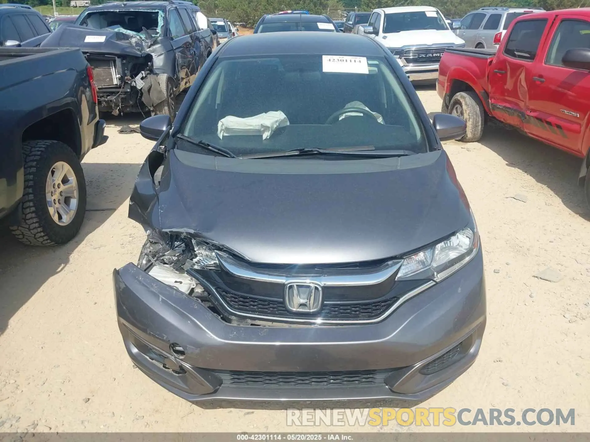 12 fotografías del automóvil dañado 3HGGK5H42KM711424 HONDA FIT 2019