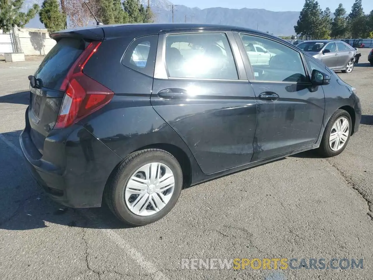 3 fotografías del automóvil dañado 3HGGK5H42KM727445 HONDA FIT 2019