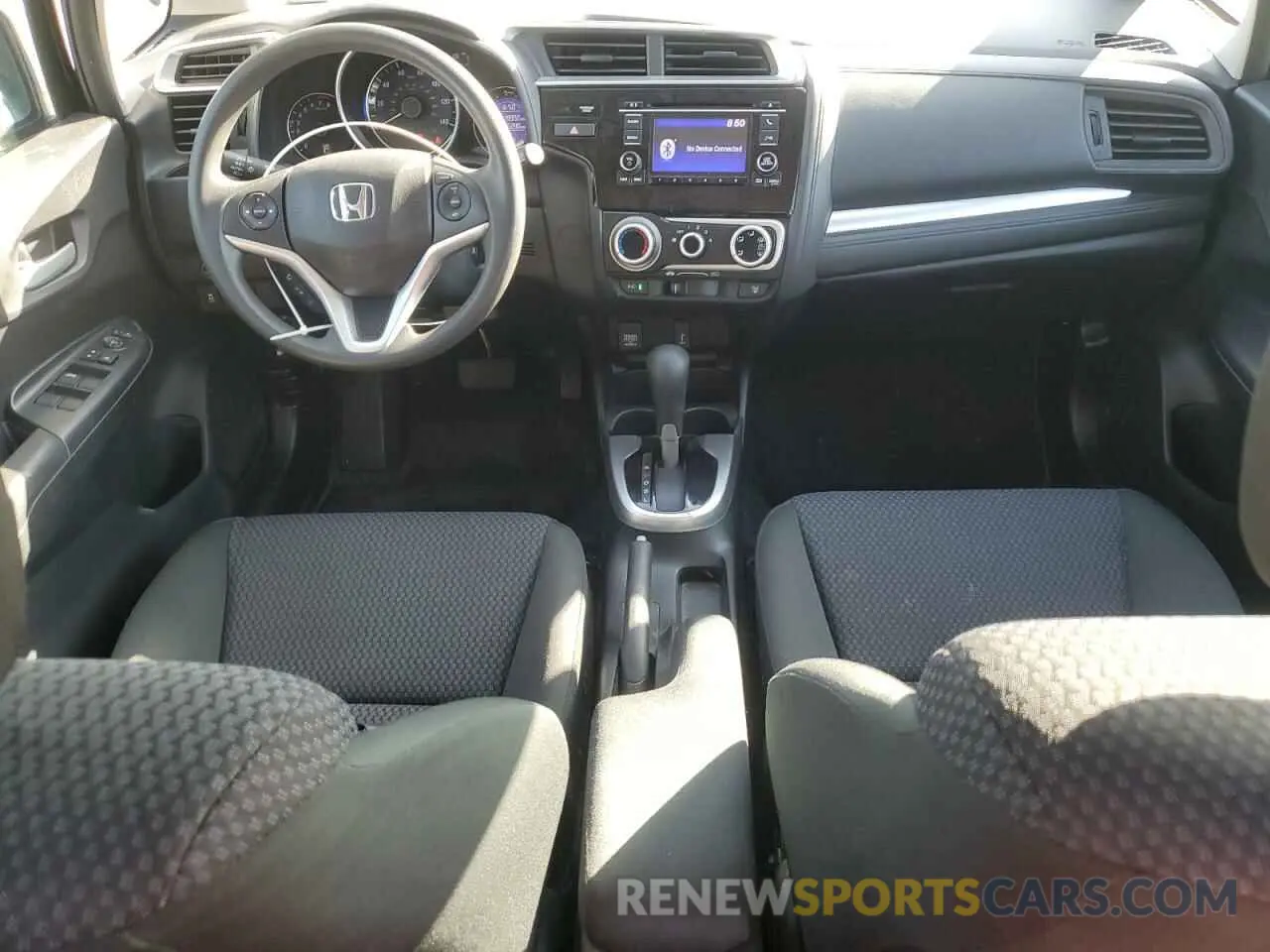 8 fotografías del automóvil dañado 3HGGK5H42KM727445 HONDA FIT 2019