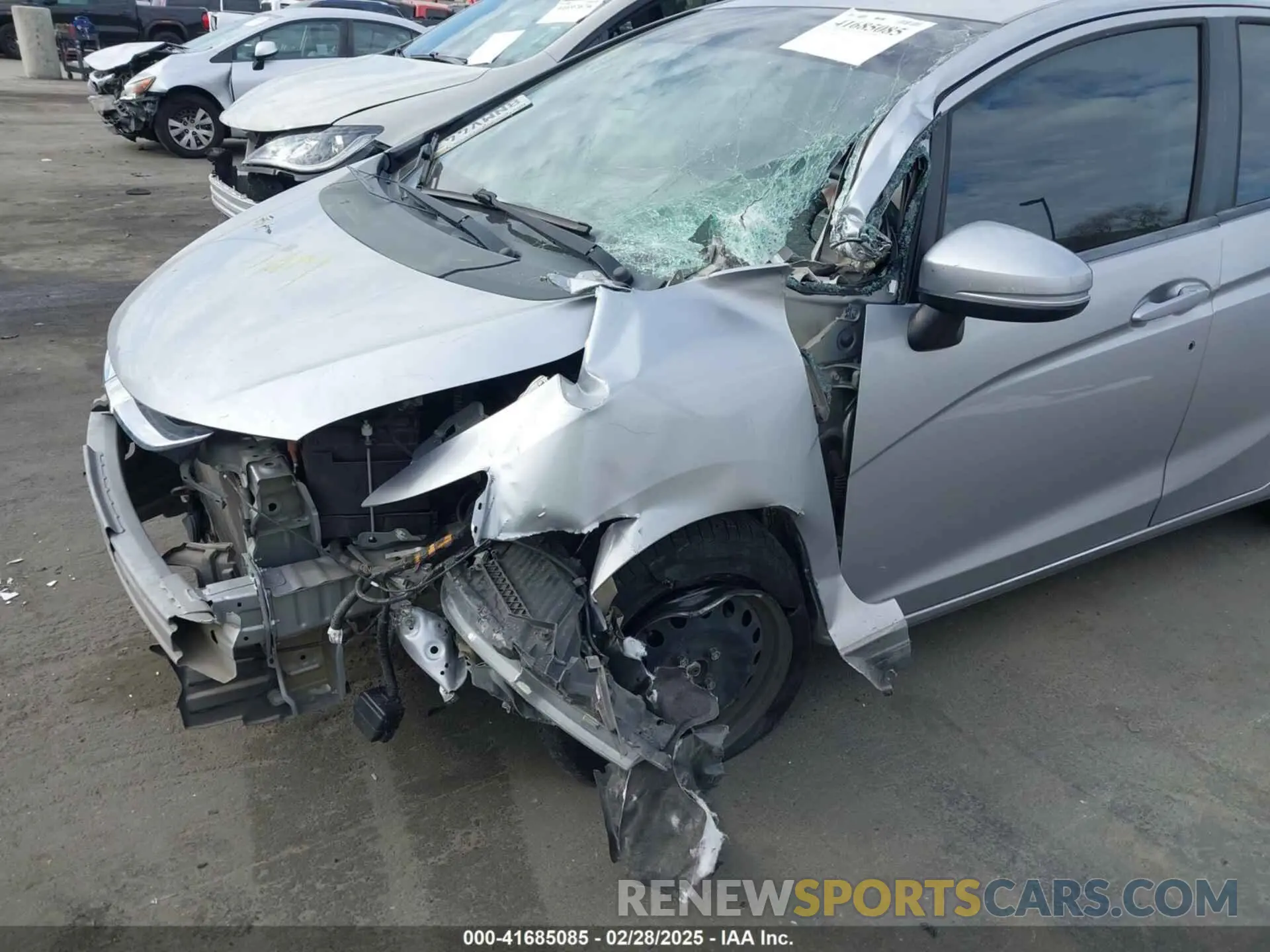 6 fotografías del automóvil dañado 3HGGK5H43KM740043 HONDA FIT 2019