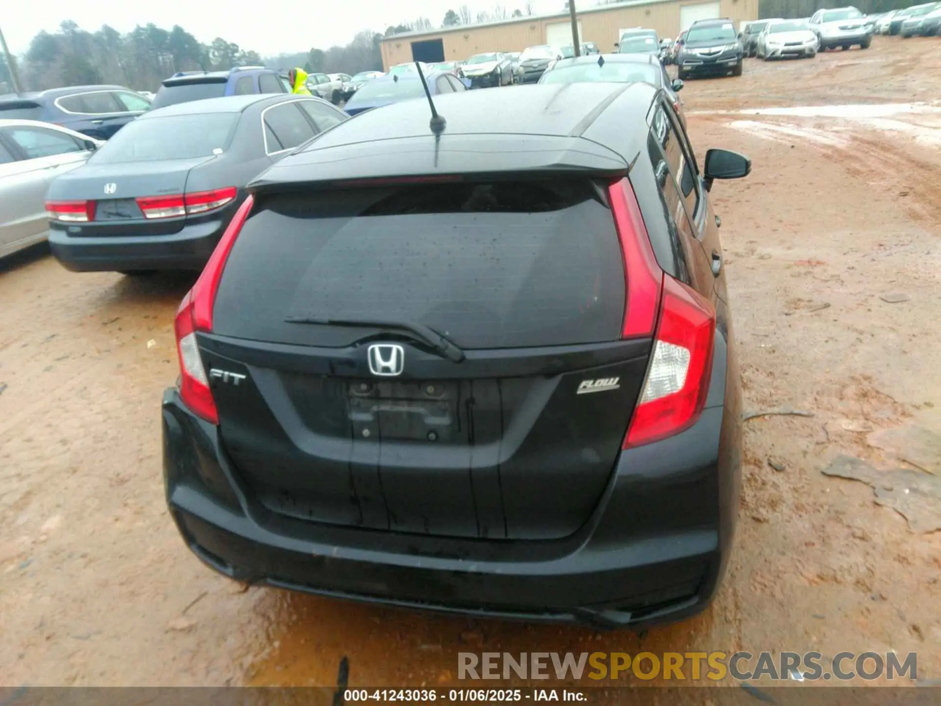 17 fotografías del automóvil dañado 3HGGK5H44KM744022 HONDA FIT 2019