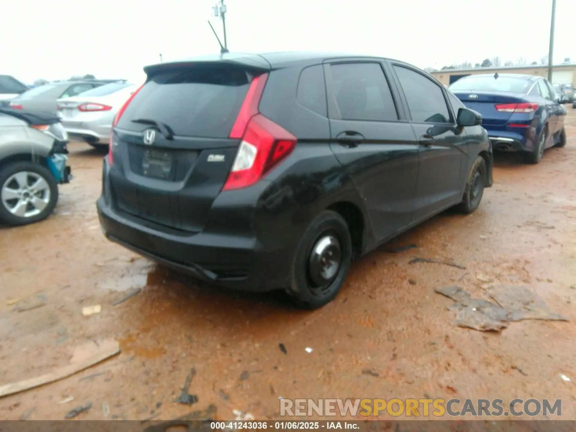 4 fotografías del automóvil dañado 3HGGK5H44KM744022 HONDA FIT 2019