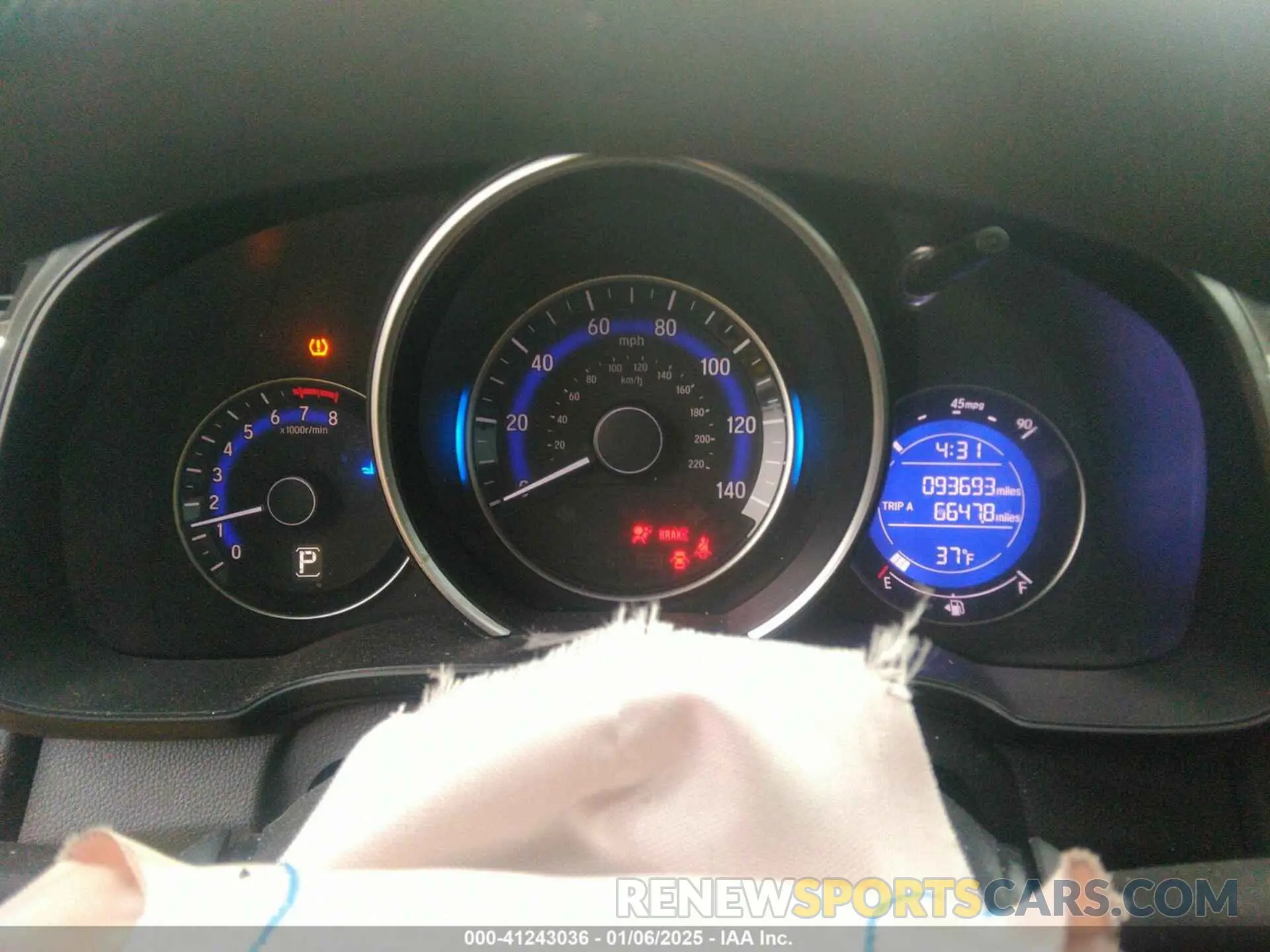 7 fotografías del automóvil dañado 3HGGK5H44KM744022 HONDA FIT 2019