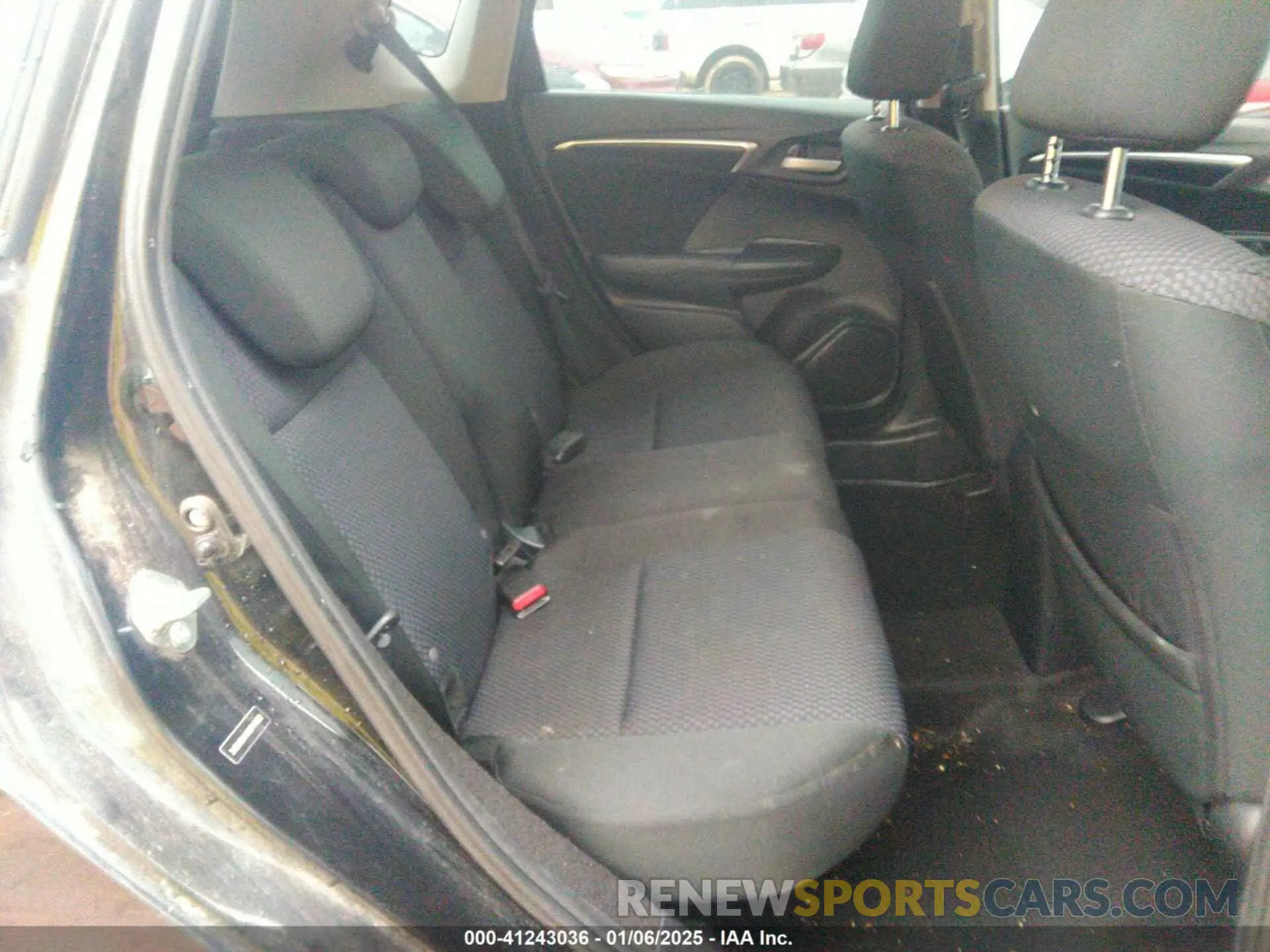 8 fotografías del automóvil dañado 3HGGK5H44KM744022 HONDA FIT 2019