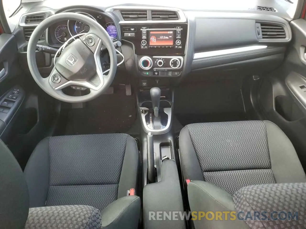 8 fotografías del automóvil dañado 3HGGK5H45KM733384 HONDA FIT 2019