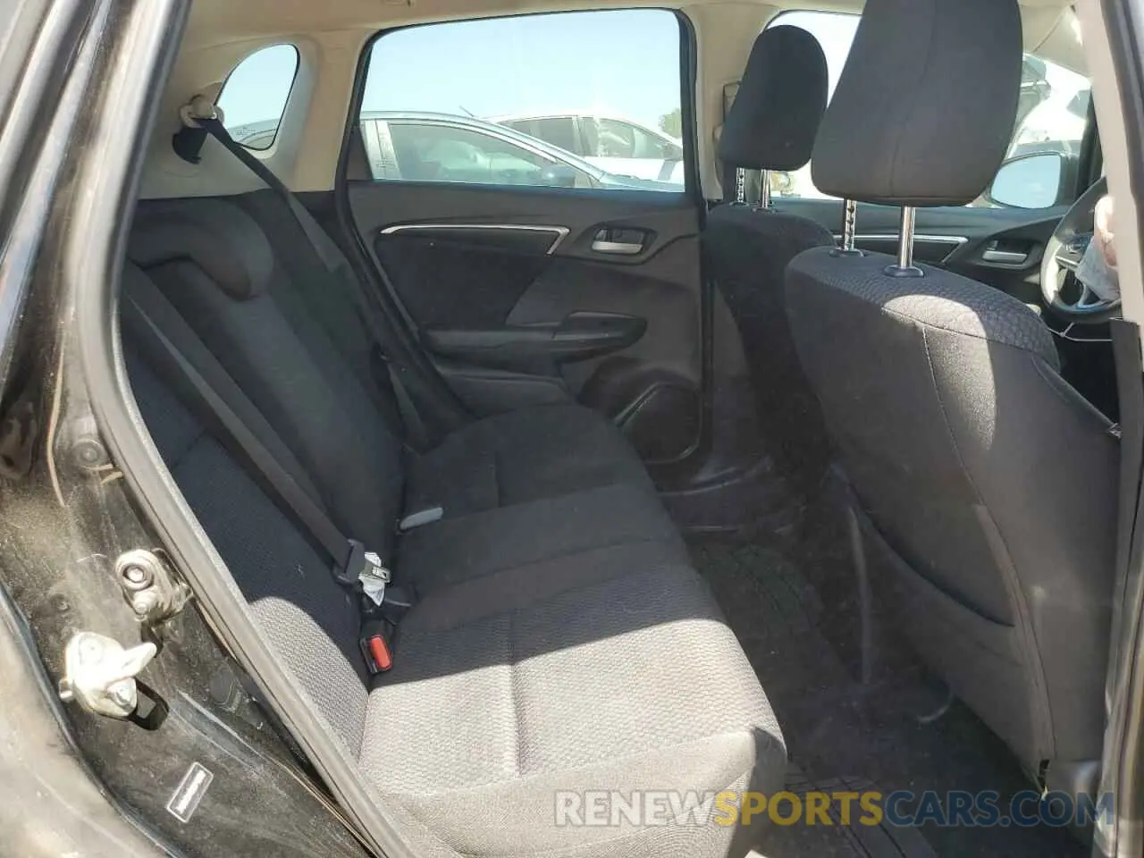 10 fotografías del automóvil dañado 3HGGK5H45KM740092 HONDA FIT 2019