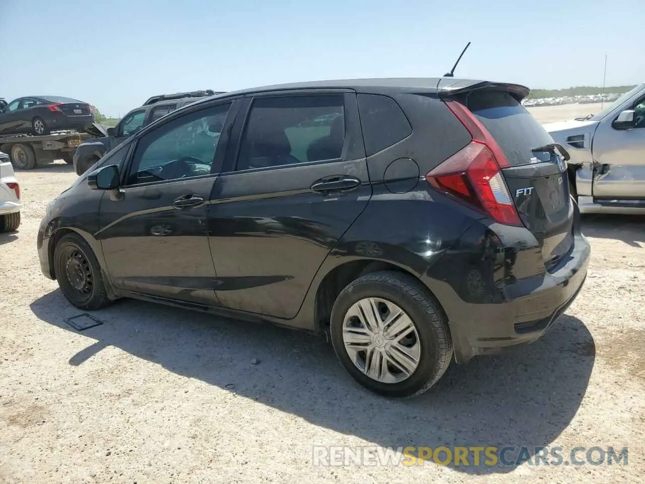 2 fotografías del automóvil dañado 3HGGK5H45KM740092 HONDA FIT 2019