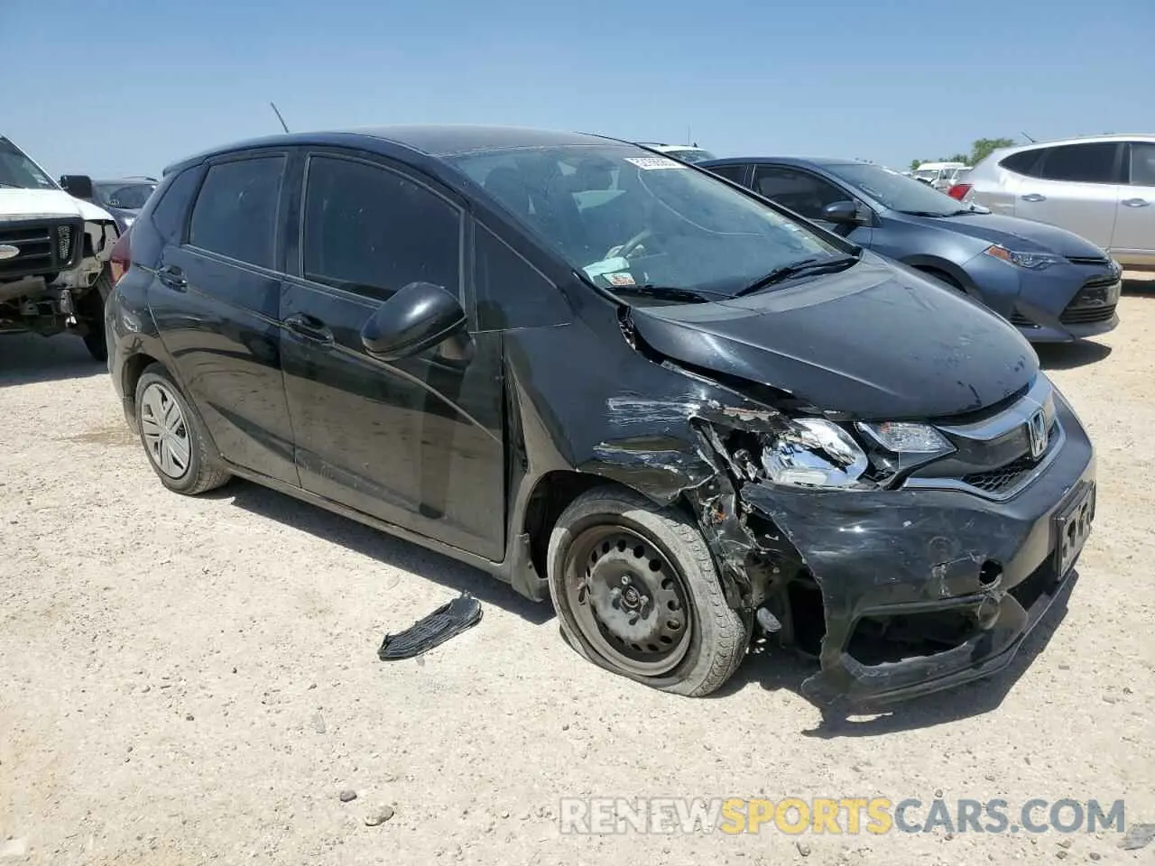 4 fotografías del automóvil dañado 3HGGK5H45KM740092 HONDA FIT 2019