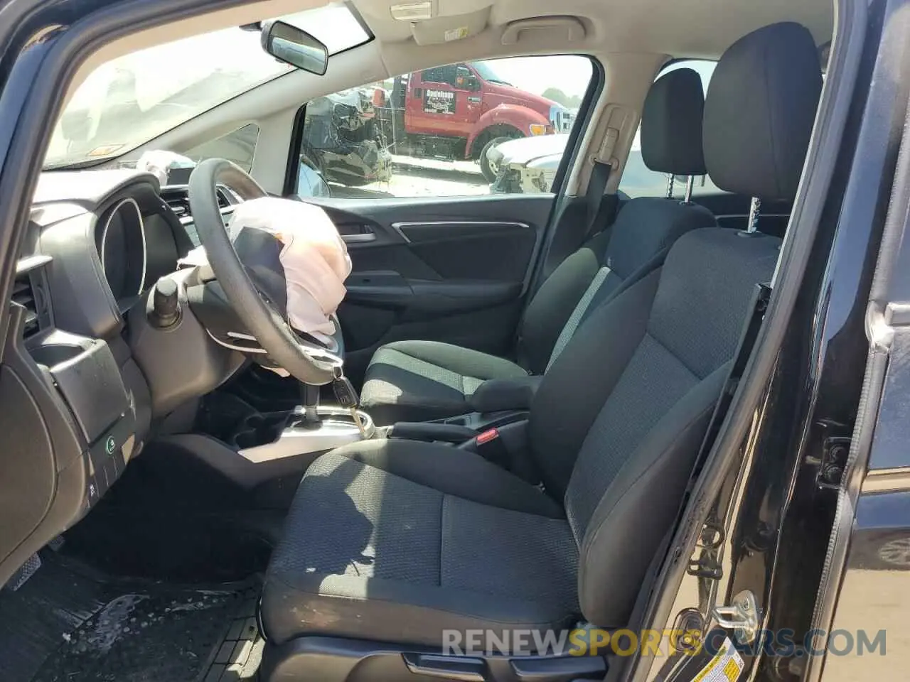 7 fotografías del automóvil dañado 3HGGK5H45KM740092 HONDA FIT 2019