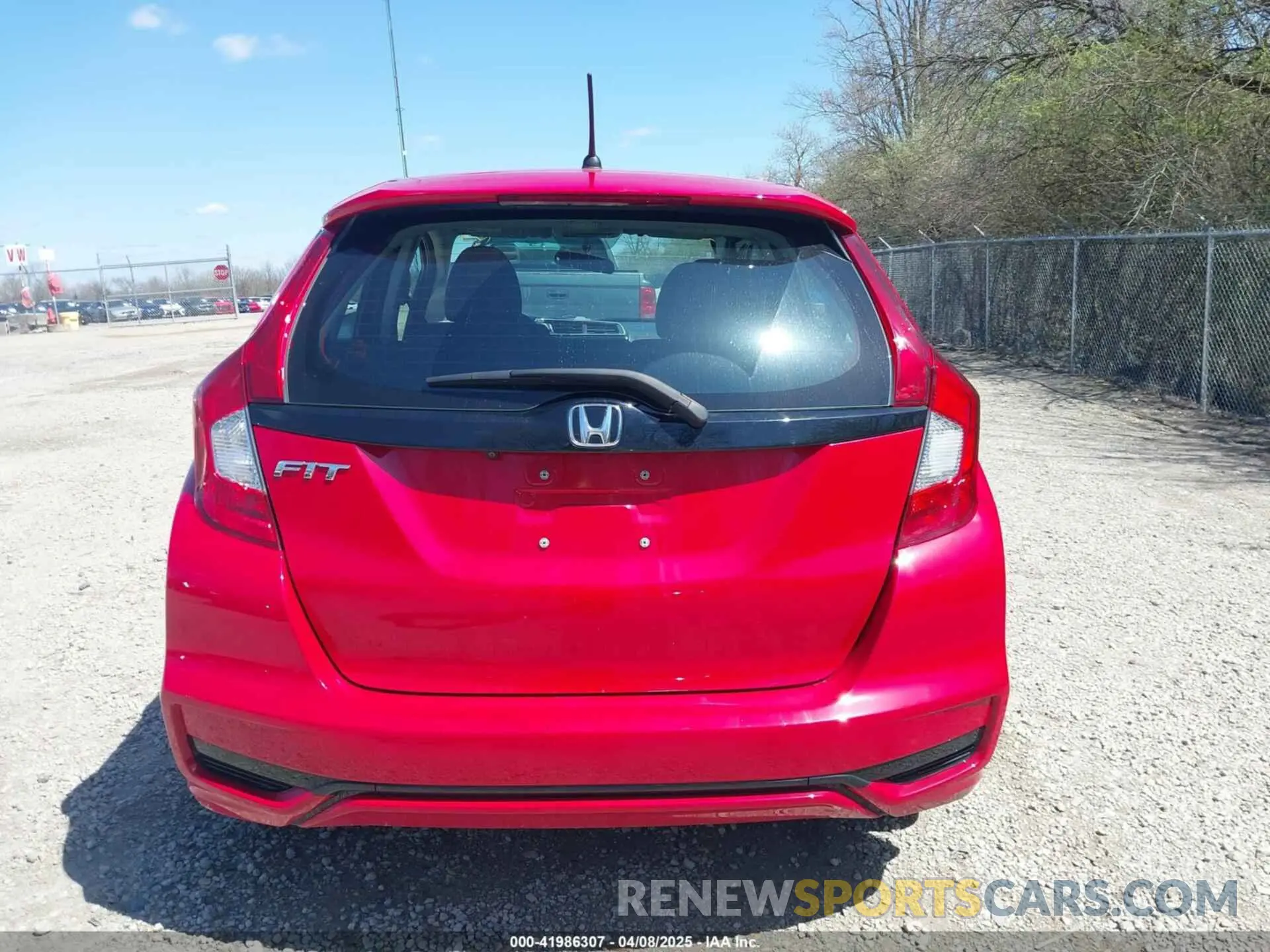 16 fotografías del automóvil dañado 3HGGK5H45KM744420 HONDA FIT 2019