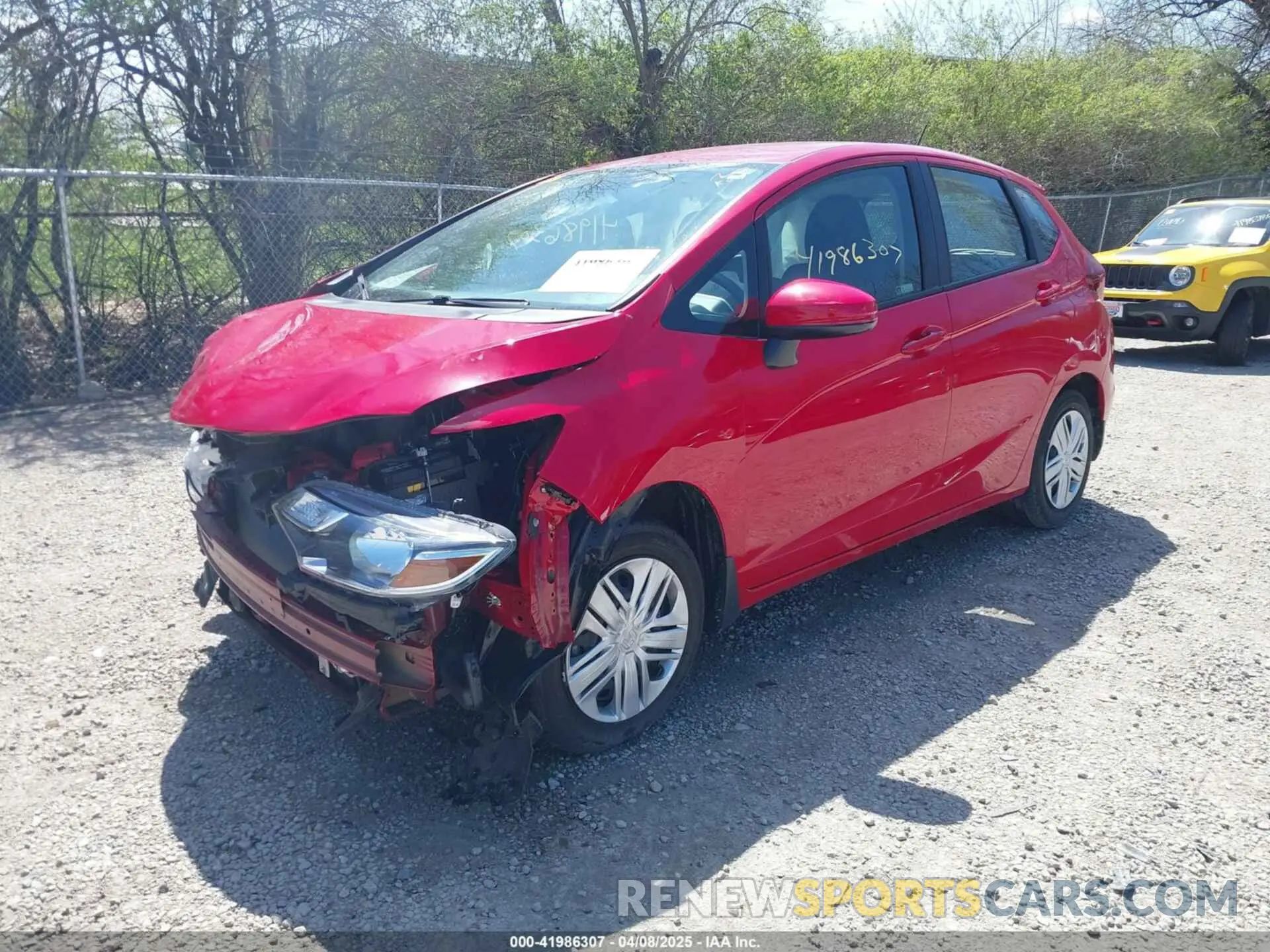 2 fotografías del automóvil dañado 3HGGK5H45KM744420 HONDA FIT 2019