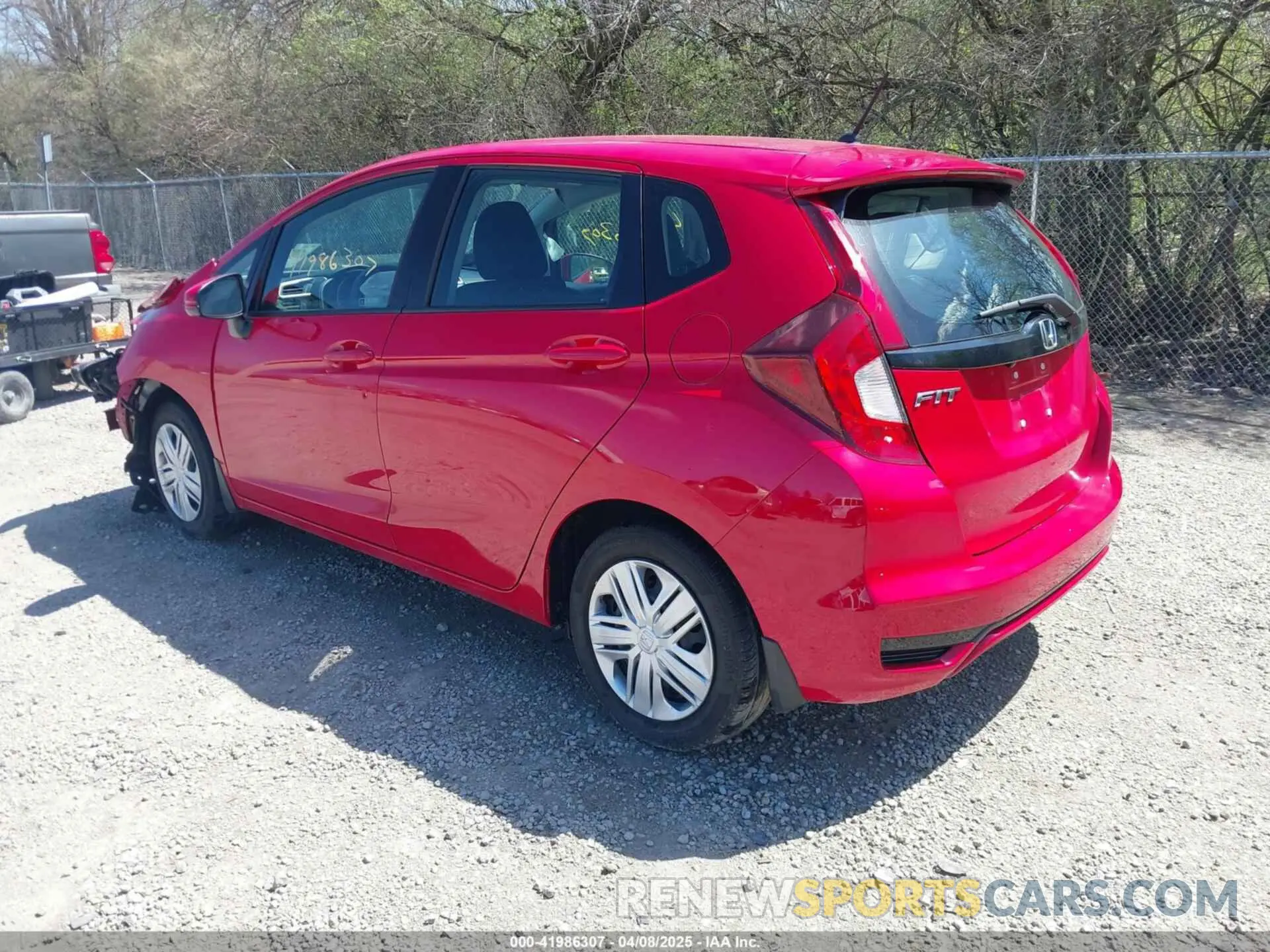 3 fotografías del automóvil dañado 3HGGK5H45KM744420 HONDA FIT 2019