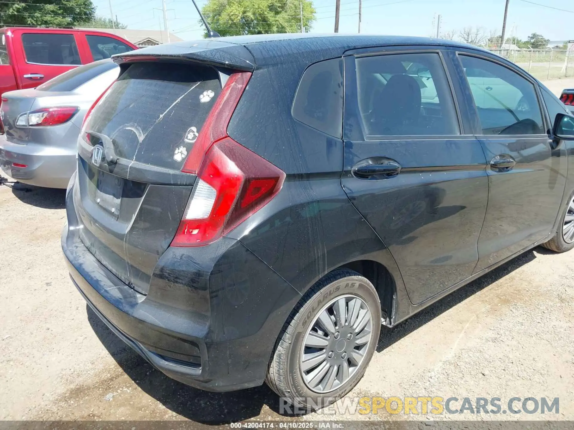 4 fotografías del automóvil dañado 3HGGK5H45KM753568 HONDA FIT 2019