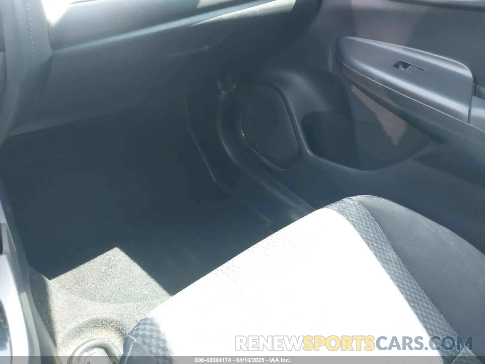 6 fotografías del automóvil dañado 3HGGK5H45KM753568 HONDA FIT 2019