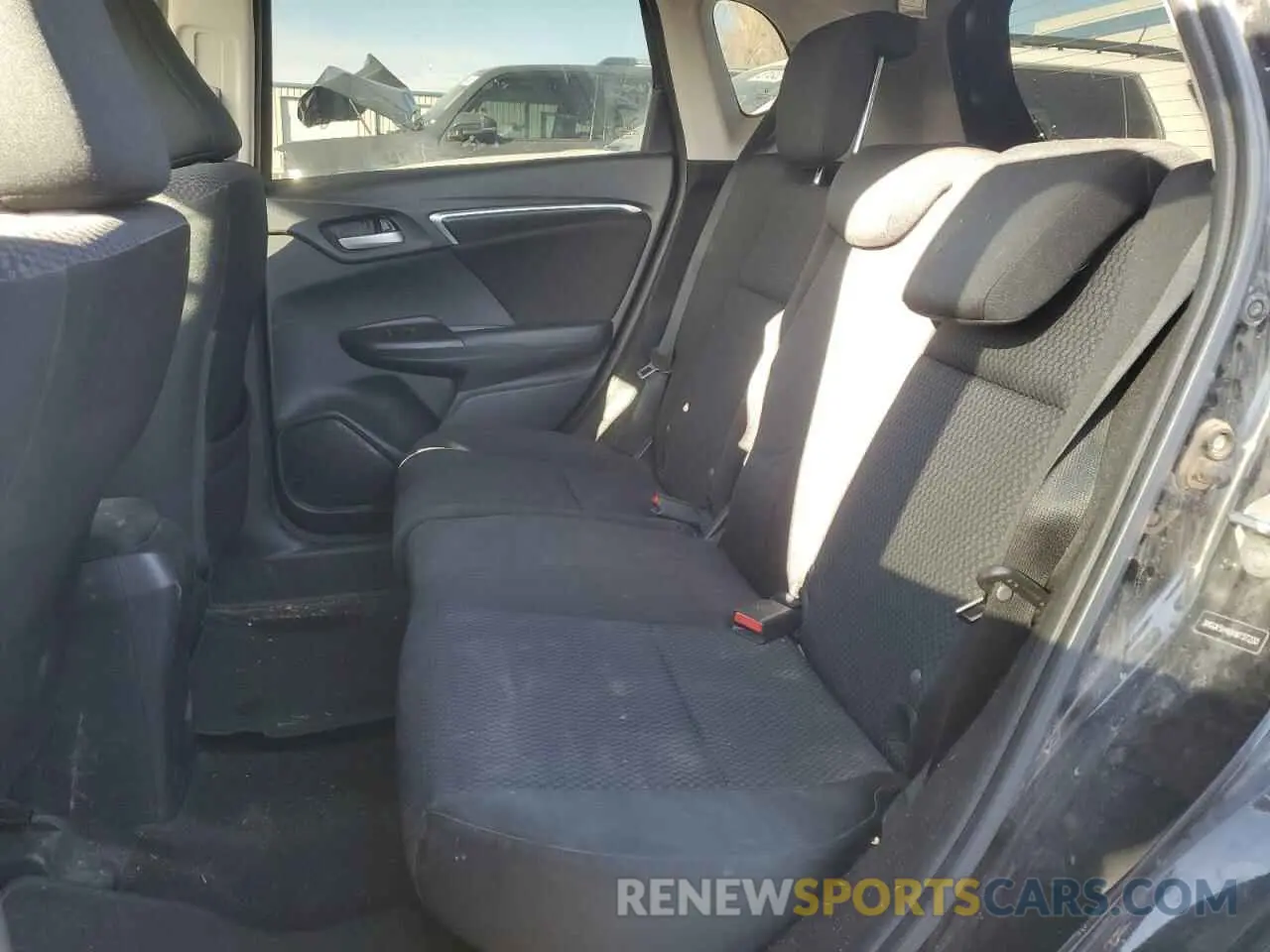 10 fotografías del automóvil dañado 3HGGK5H46KM737220 HONDA FIT 2019