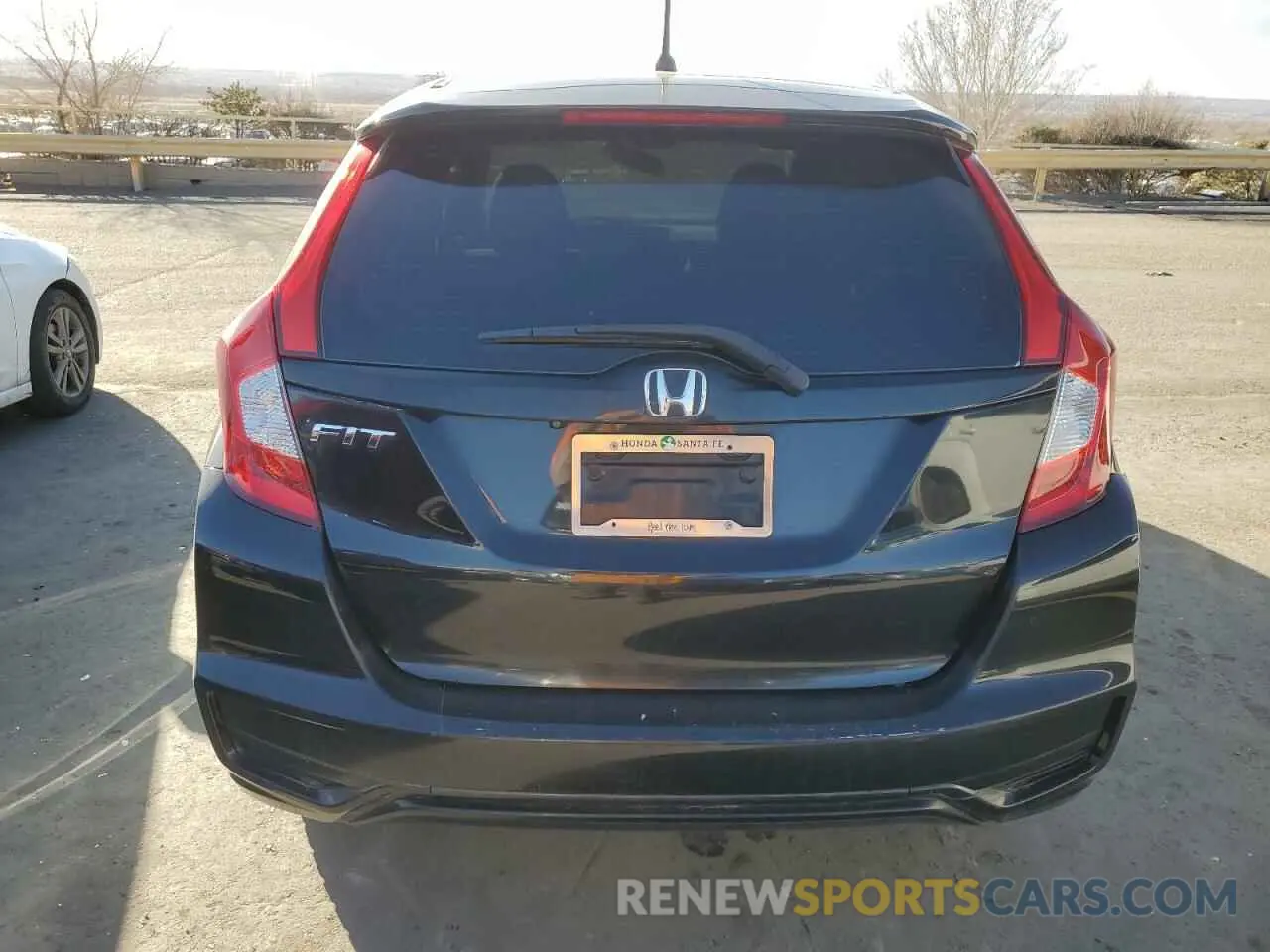 6 fotografías del automóvil dañado 3HGGK5H46KM737220 HONDA FIT 2019