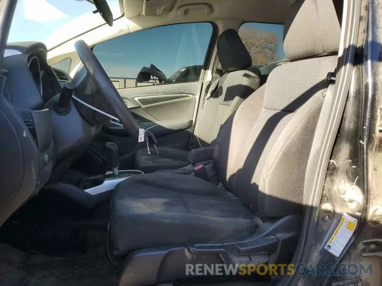 7 fotografías del automóvil dañado 3HGGK5H46KM737220 HONDA FIT 2019