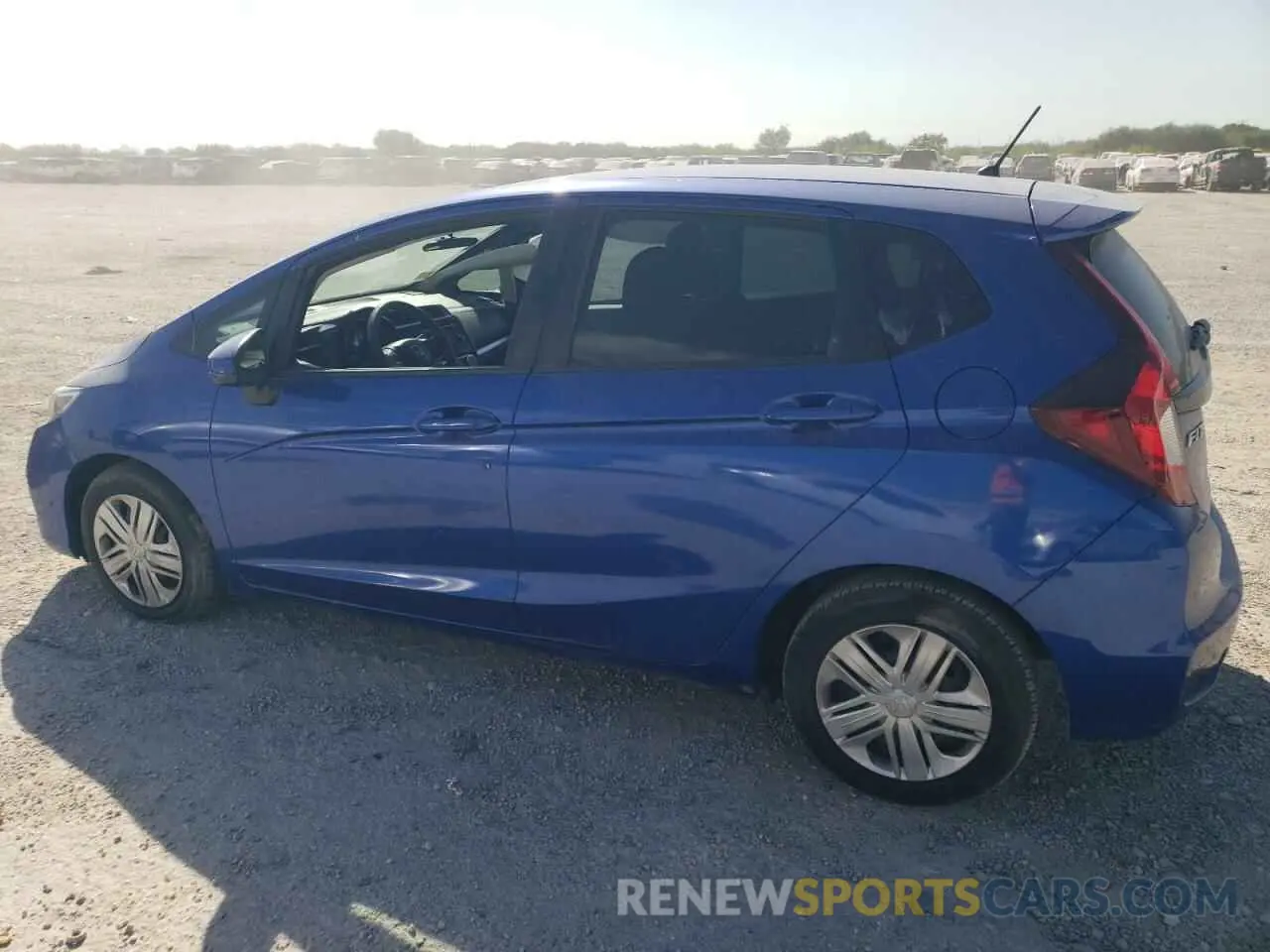 2 fotografías del automóvil dañado 3HGGK5H46KM737539 HONDA FIT 2019