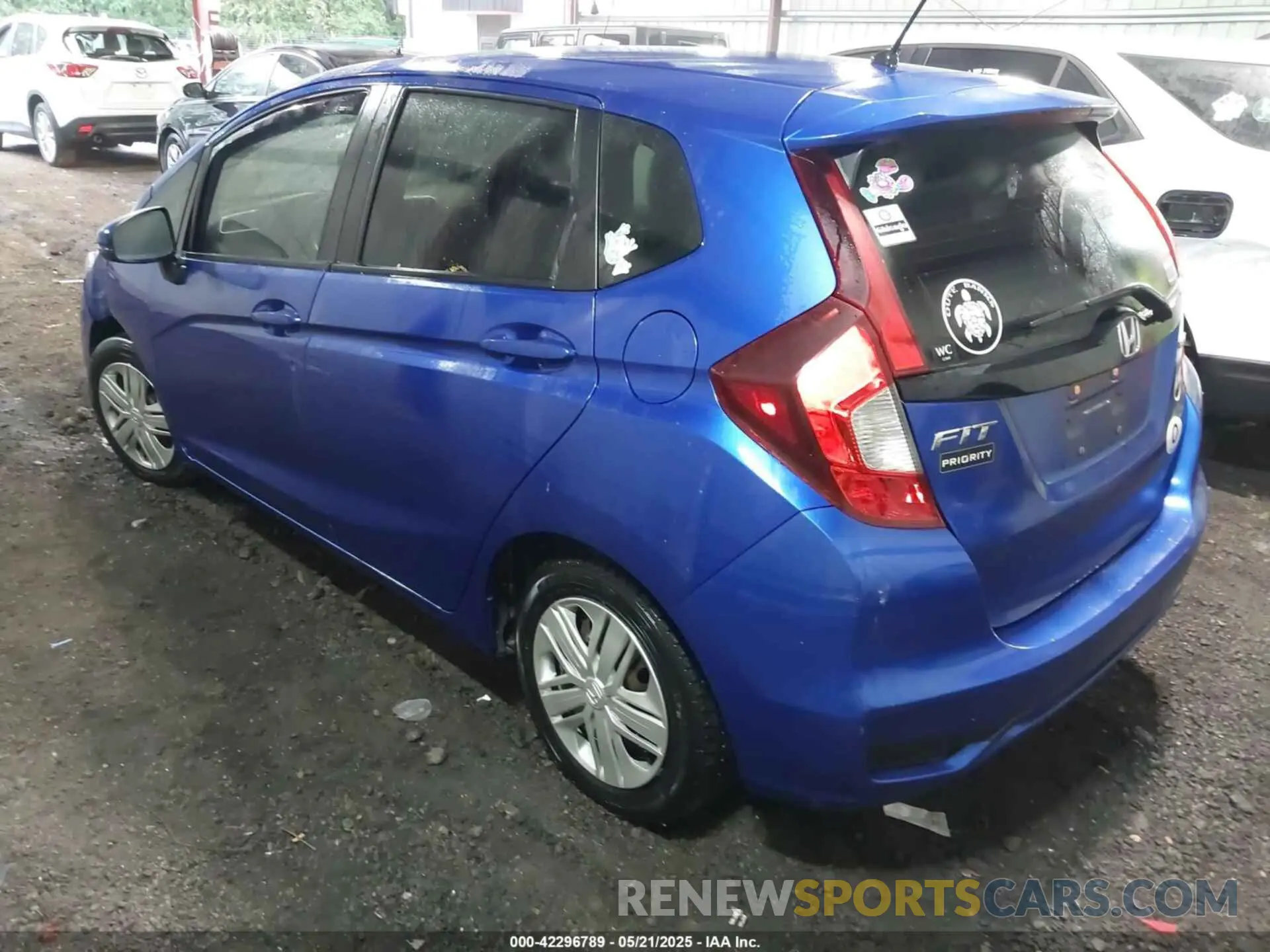 3 fotografías del automóvil dañado 3HGGK5H47KM736786 HONDA FIT 2019