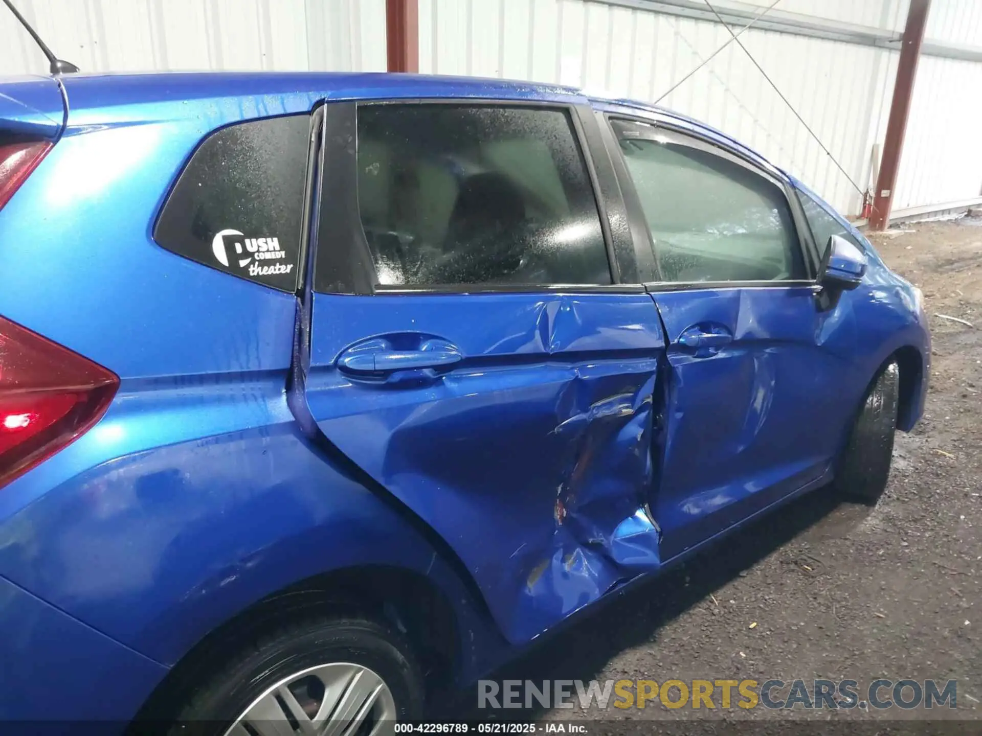 6 fotografías del automóvil dañado 3HGGK5H47KM736786 HONDA FIT 2019