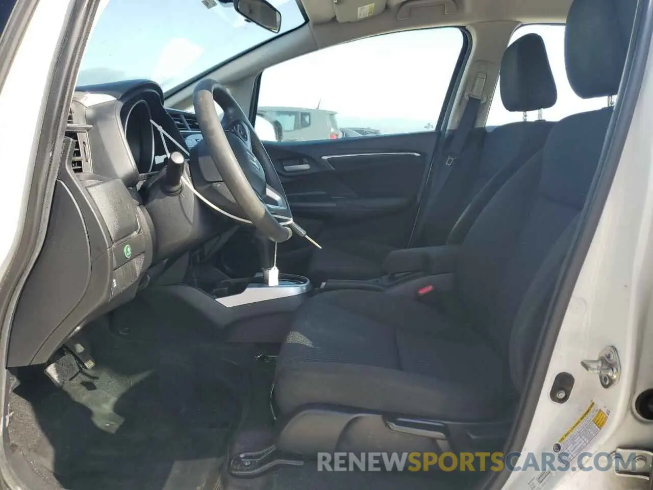 7 fotografías del automóvil dañado 3HGGK5H48KM737557 HONDA FIT 2019