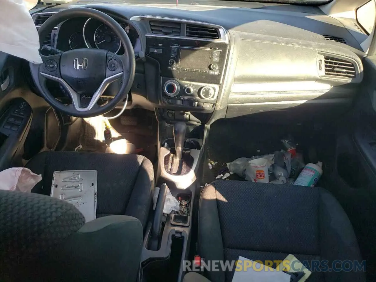 8 fotografías del automóvil dañado 3HGGK5H49KM731508 HONDA FIT 2019