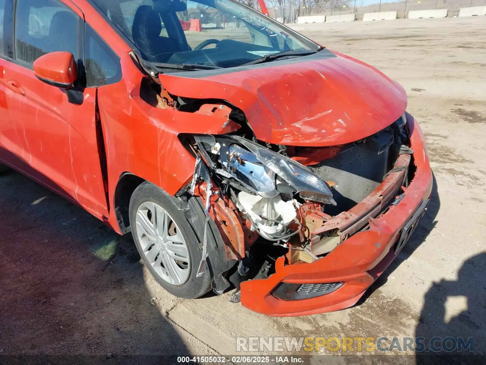 18 fotografías del automóvil dañado 3HGGK5H4XKM703278 HONDA FIT 2019