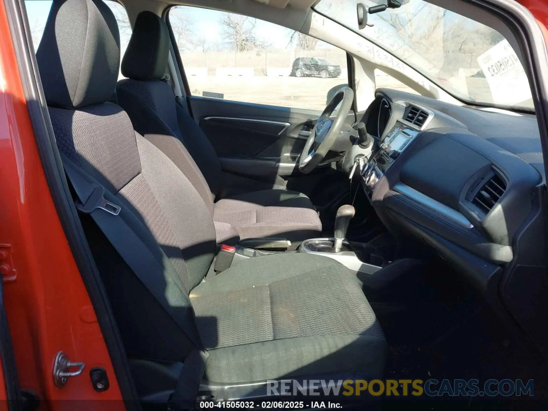 5 fotografías del automóvil dañado 3HGGK5H4XKM703278 HONDA FIT 2019
