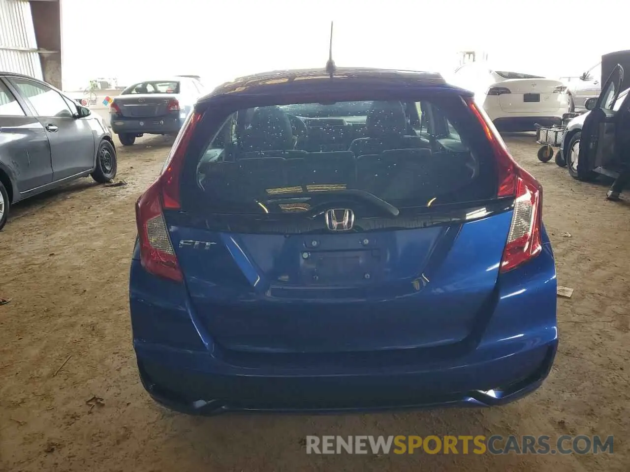 6 fotografías del automóvil dañado 3HGGK5H4XKM736538 HONDA FIT 2019