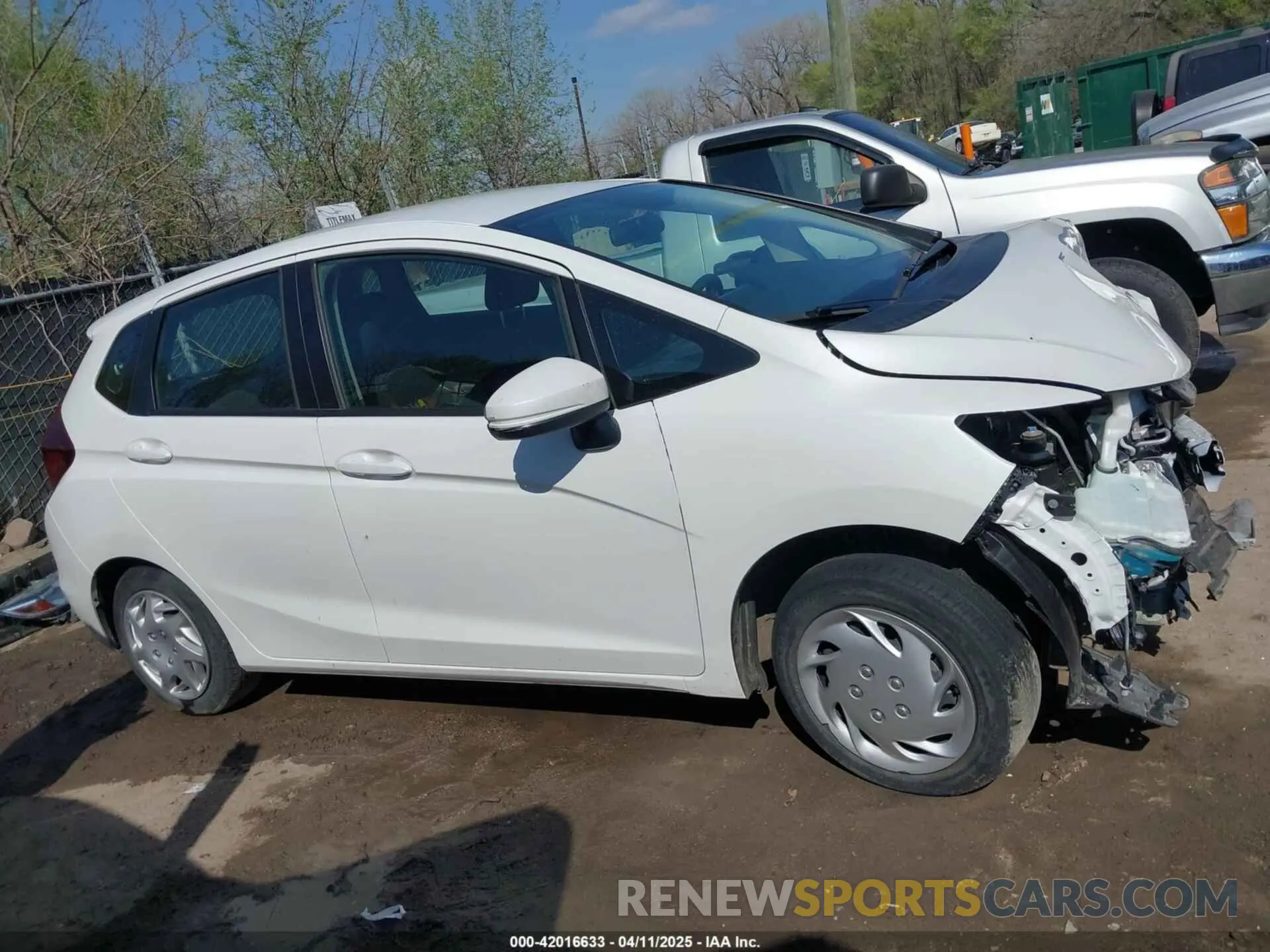 14 fotografías del automóvil dañado 3HGGK5H4XKM743537 HONDA FIT 2019