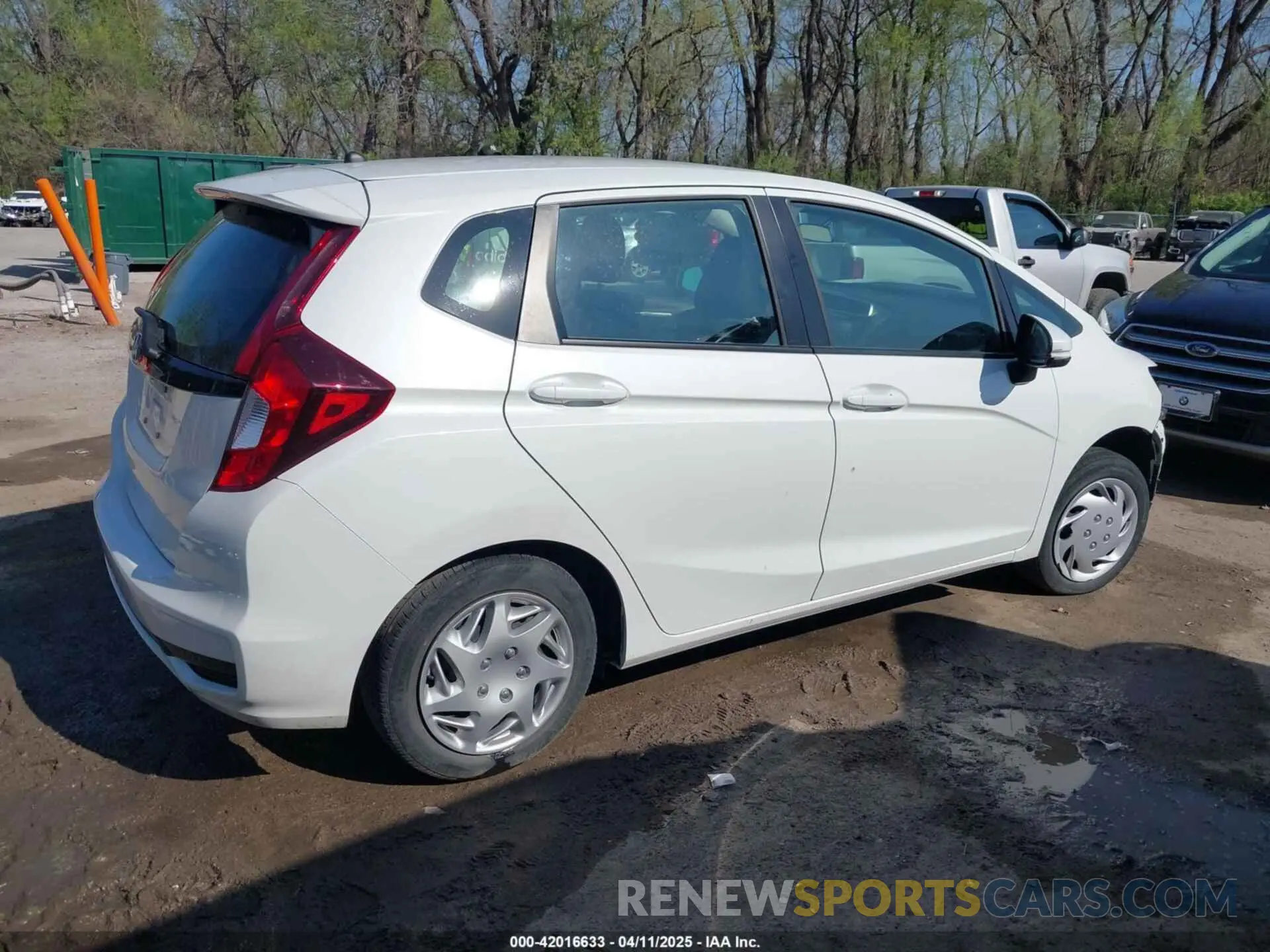 4 fotografías del automóvil dañado 3HGGK5H4XKM743537 HONDA FIT 2019