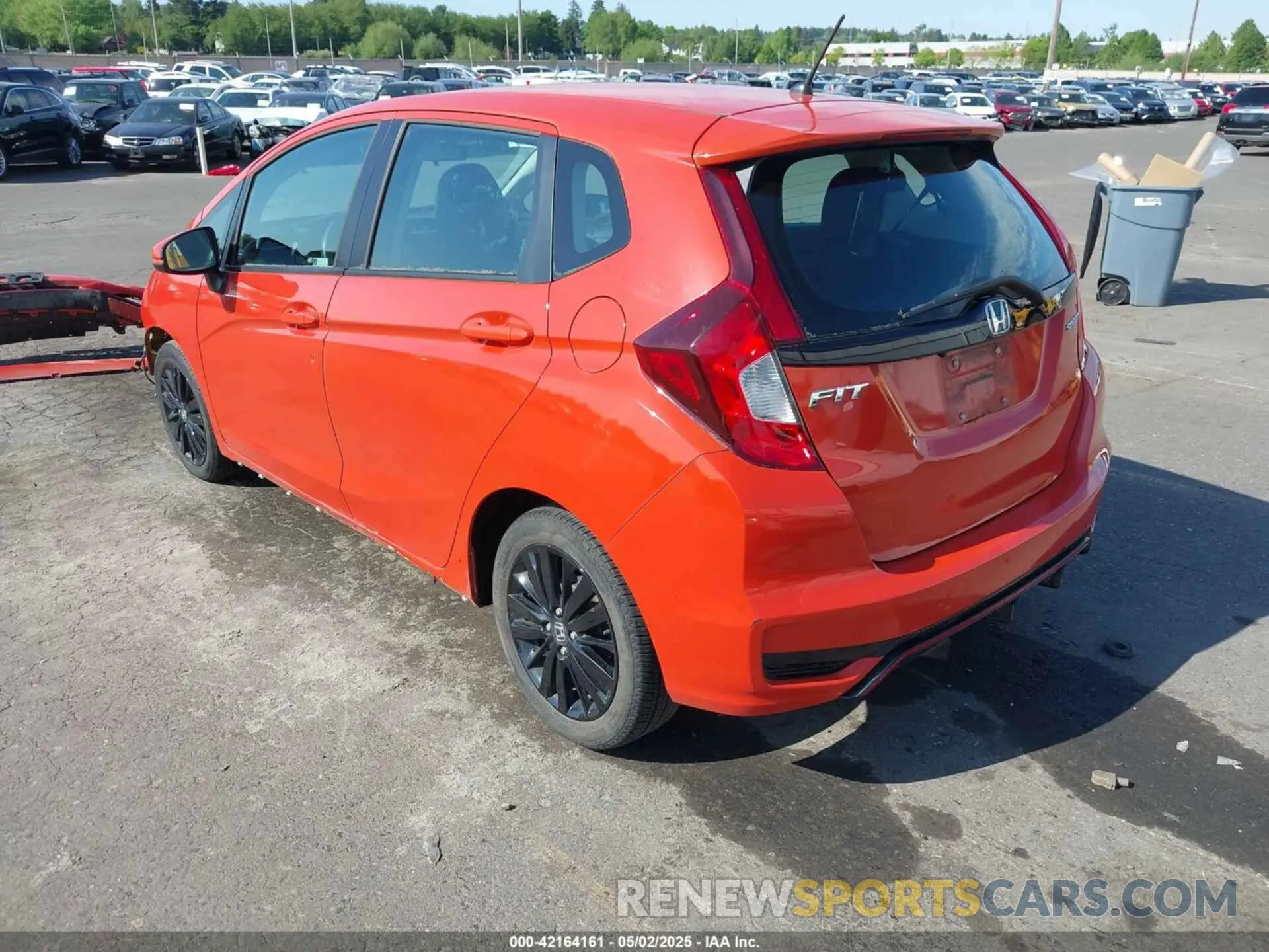 3 fotografías del automóvil dañado 3HGGK5H64KM717632 HONDA FIT 2019