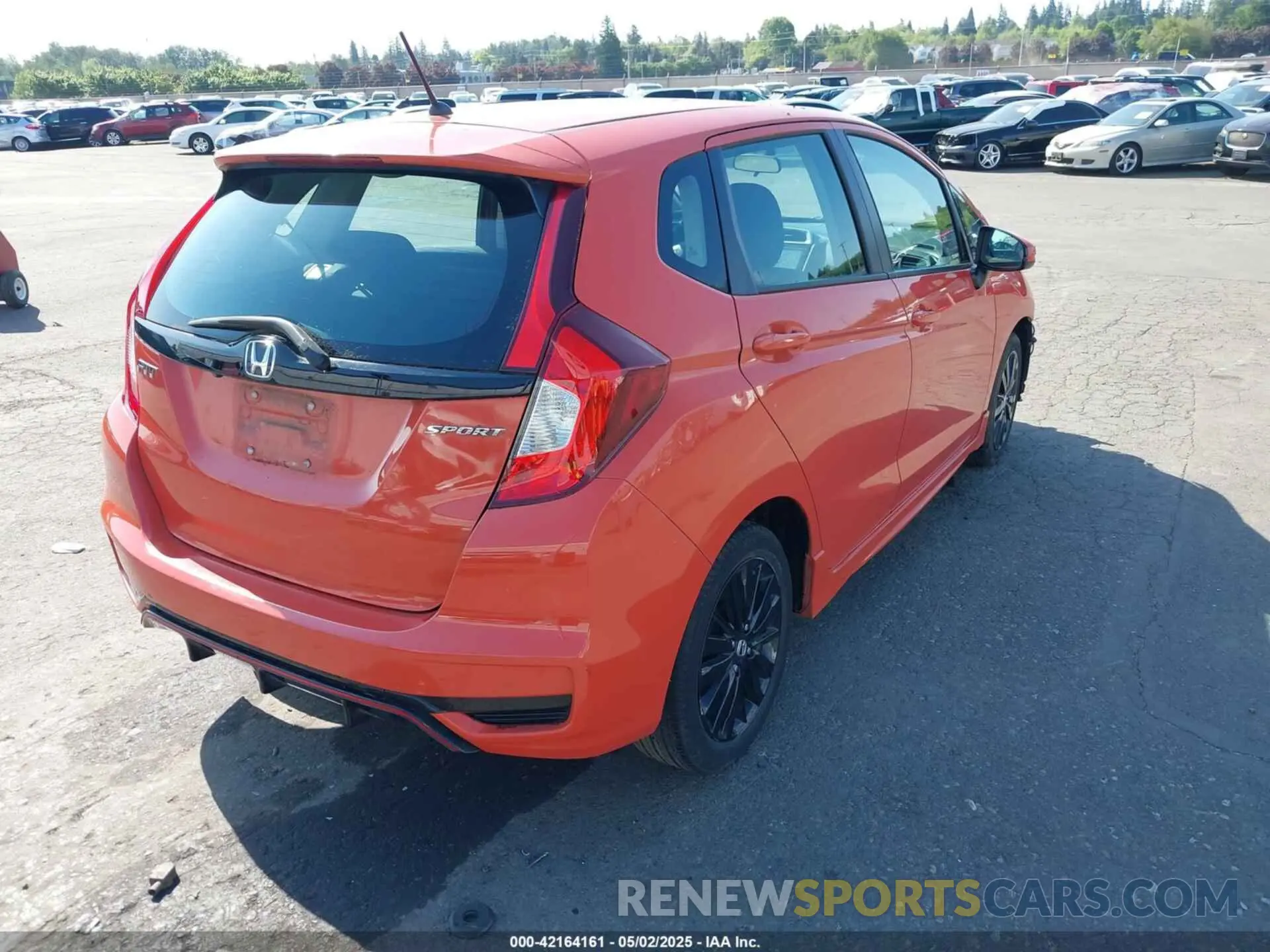 4 fotografías del automóvil dañado 3HGGK5H64KM717632 HONDA FIT 2019