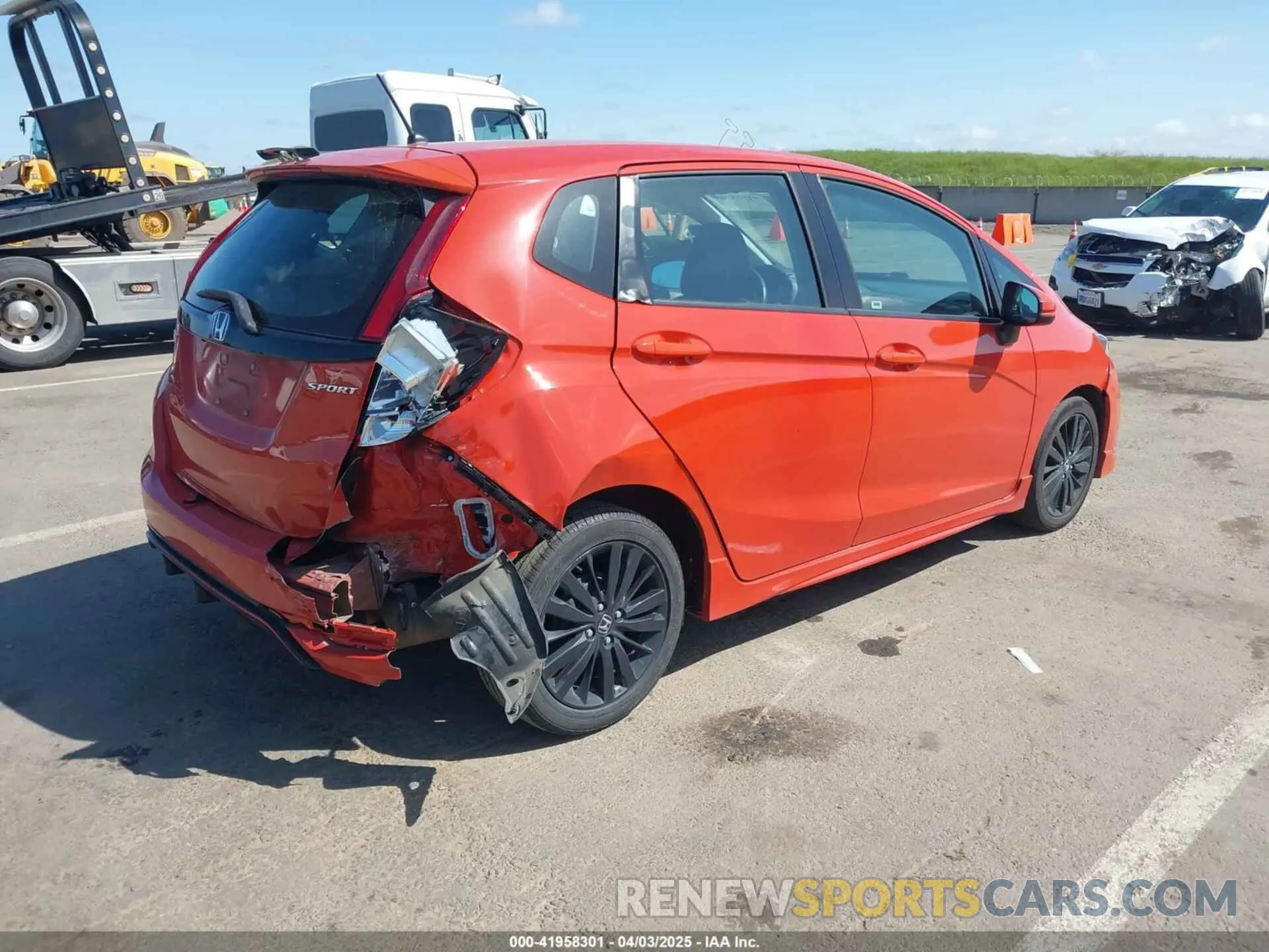 4 fotografías del automóvil dañado 3HGGK5H64KM725228 HONDA FIT 2019