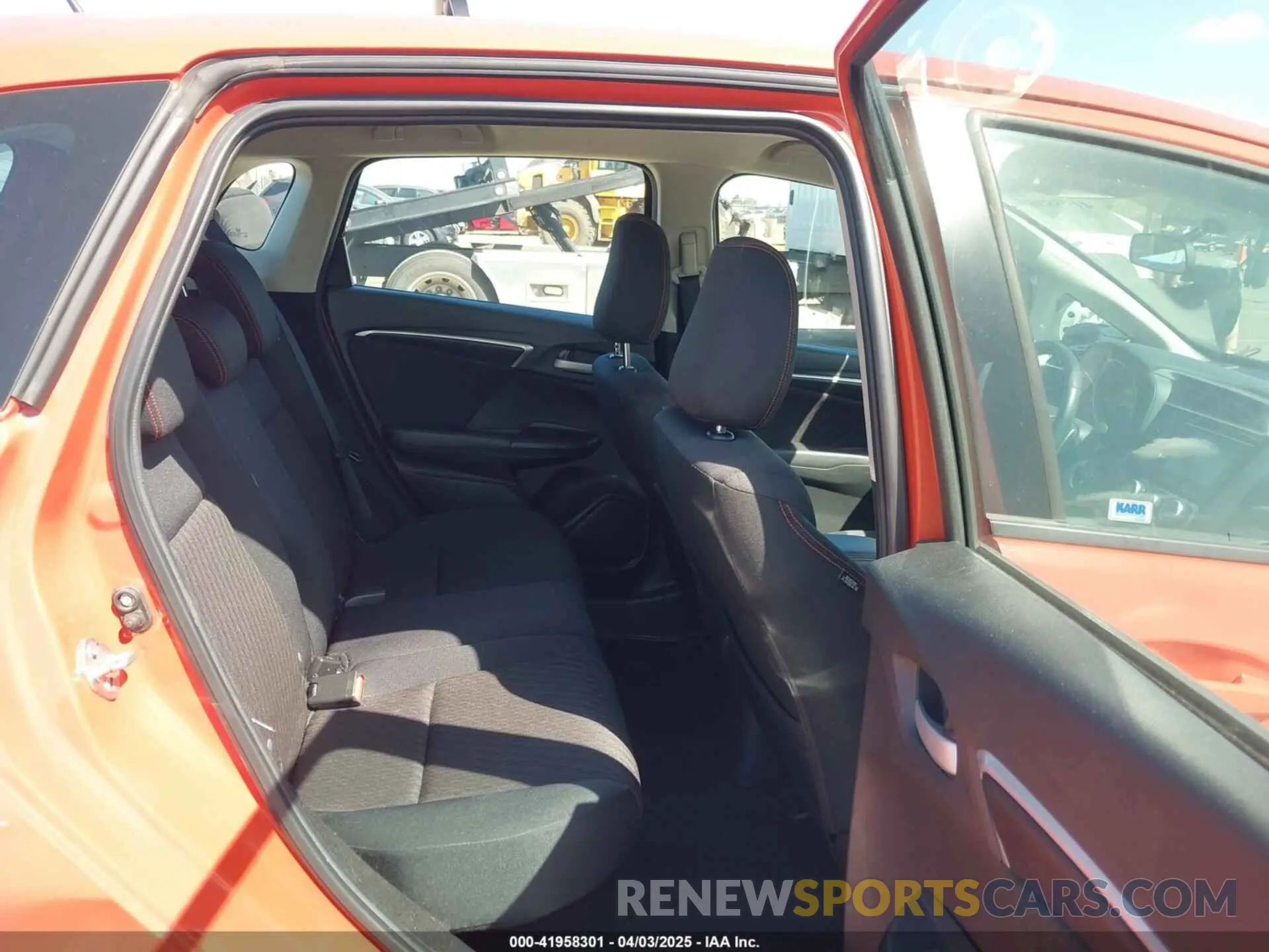 8 fotografías del automóvil dañado 3HGGK5H64KM725228 HONDA FIT 2019